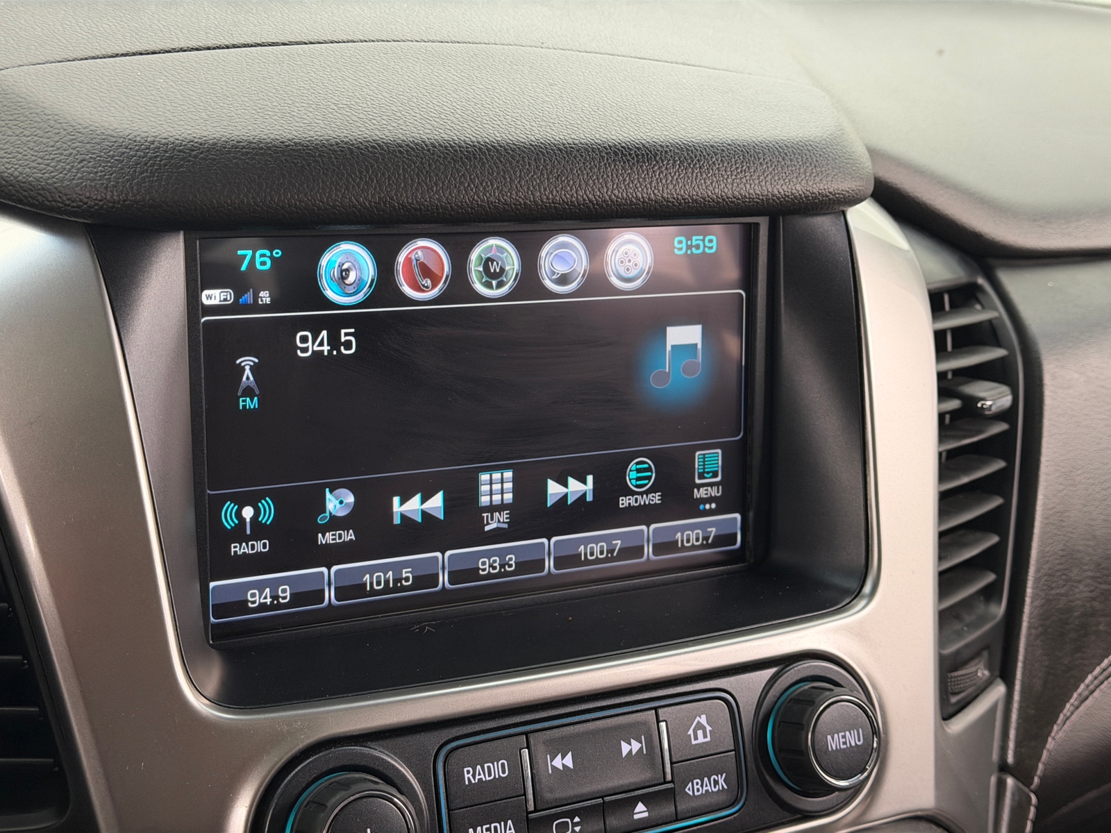Thumbnail: 2020 Chevrolet Suburban - 3
