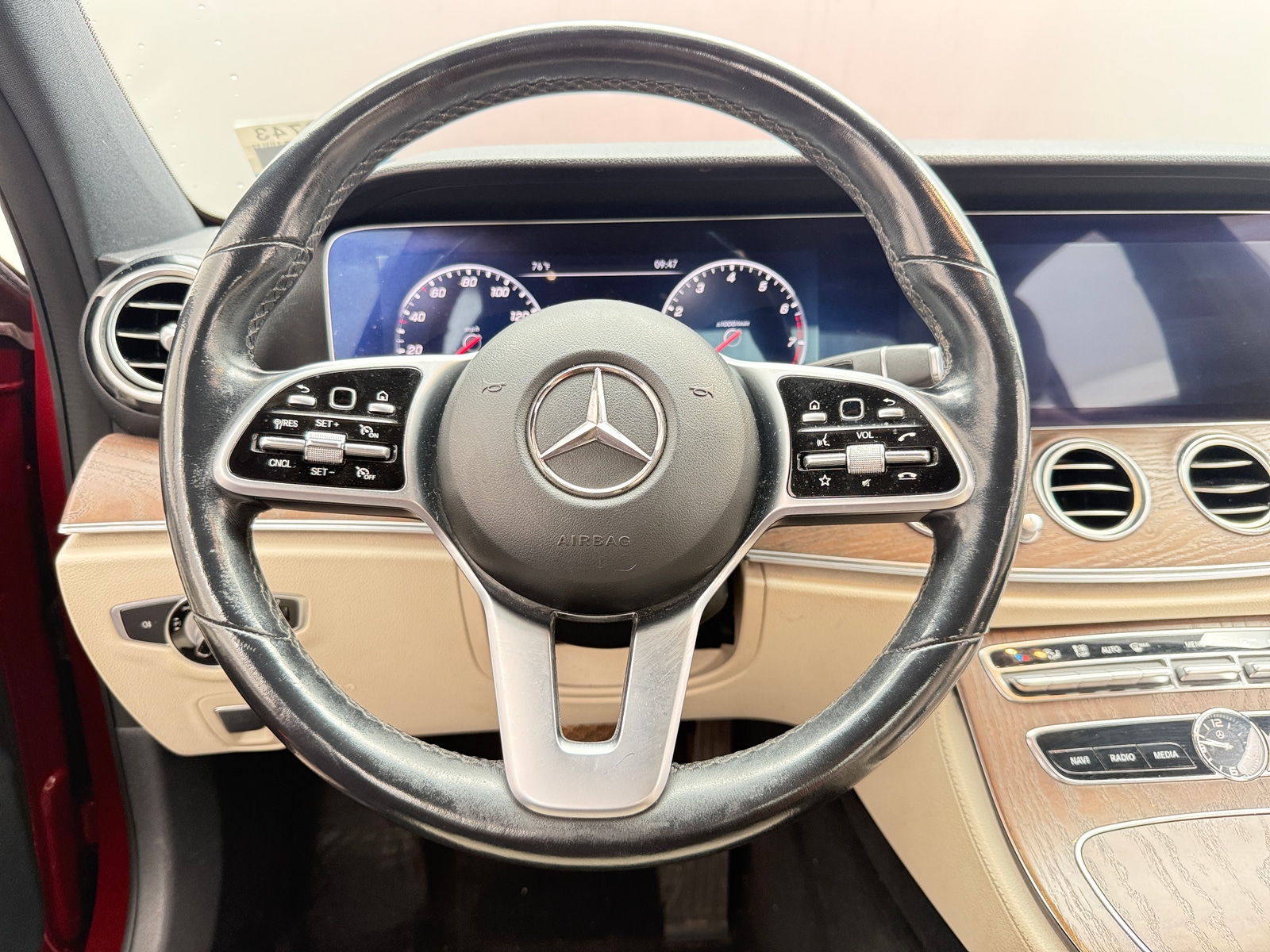 Thumbnail: 2019 Mercedes-Benz E-Class - 4