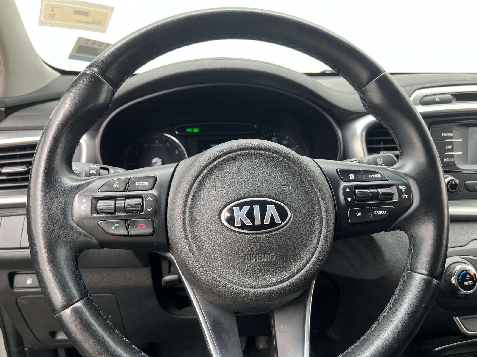 Thumbnail: 2016 Kia Sorento - 4
