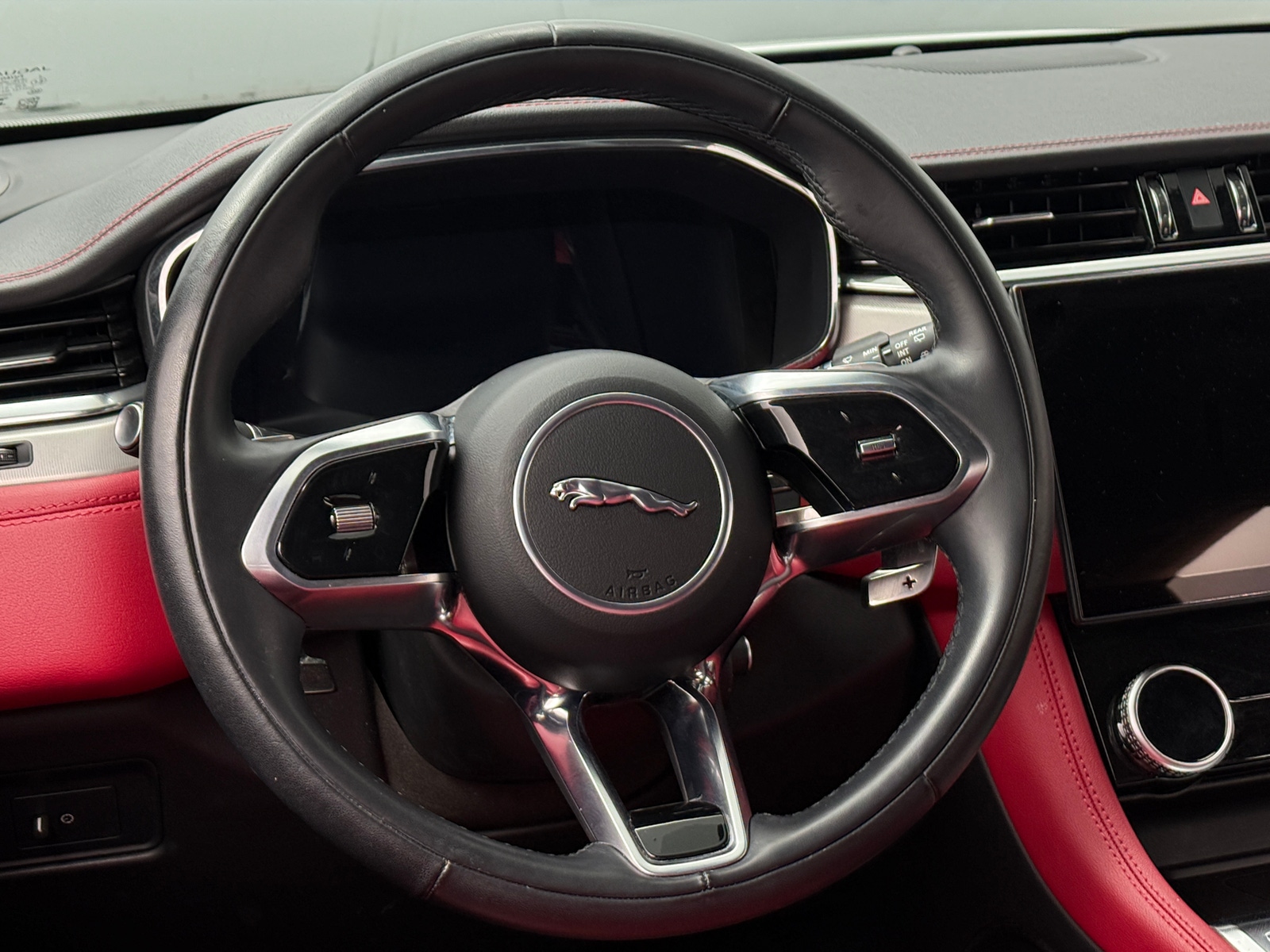 Thumbnail: 2024 Jaguar F-Pace - 4