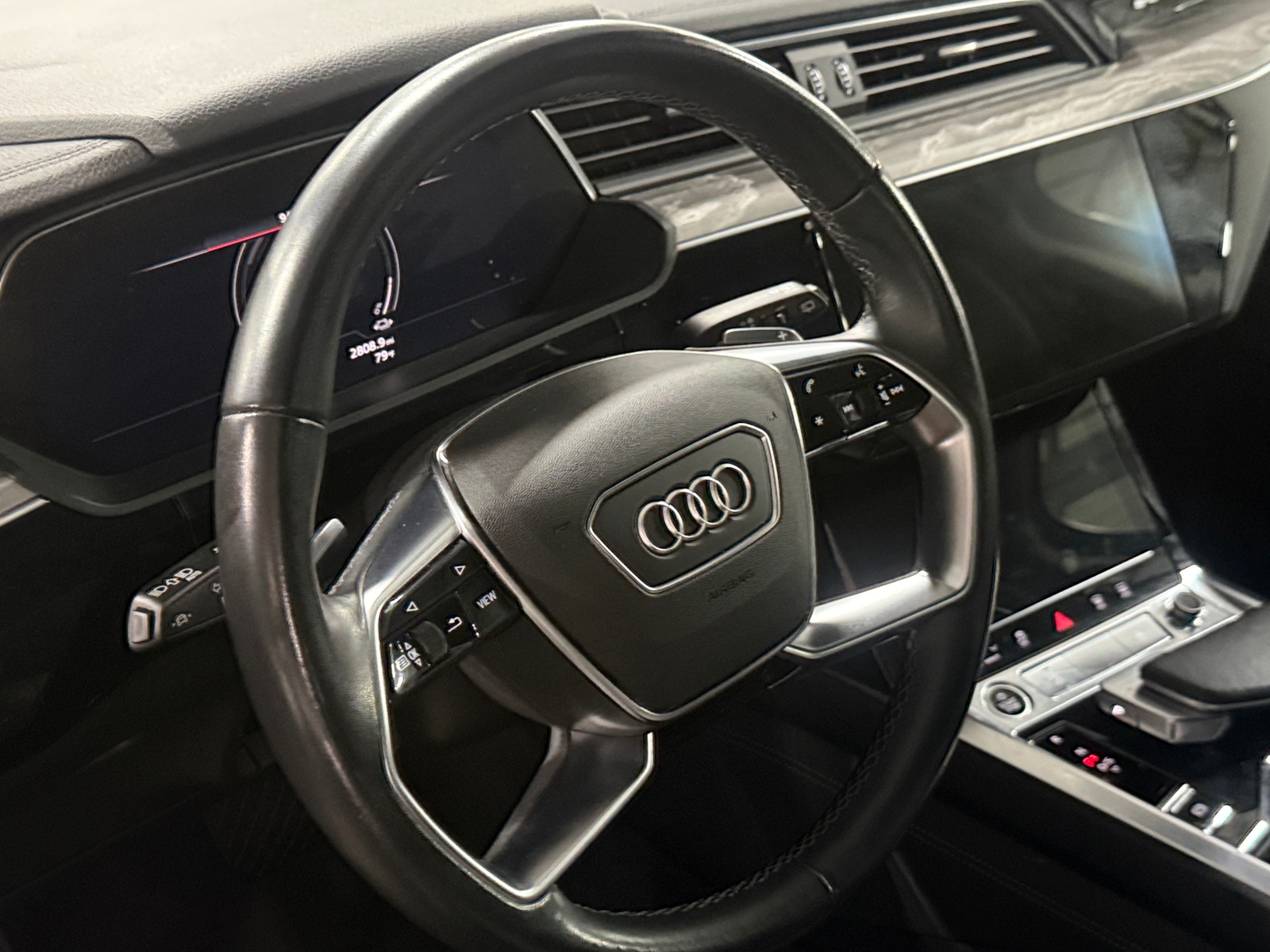Thumbnail: 2022 Audi e-tron - 5