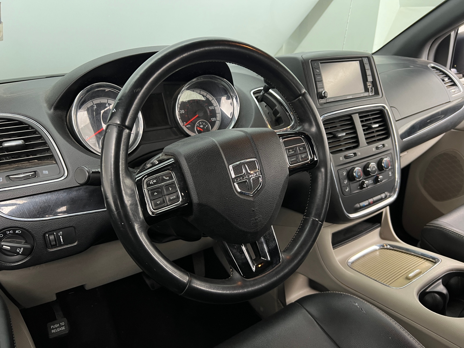 Thumbnail: 2017 Dodge Grand Caravan - 4