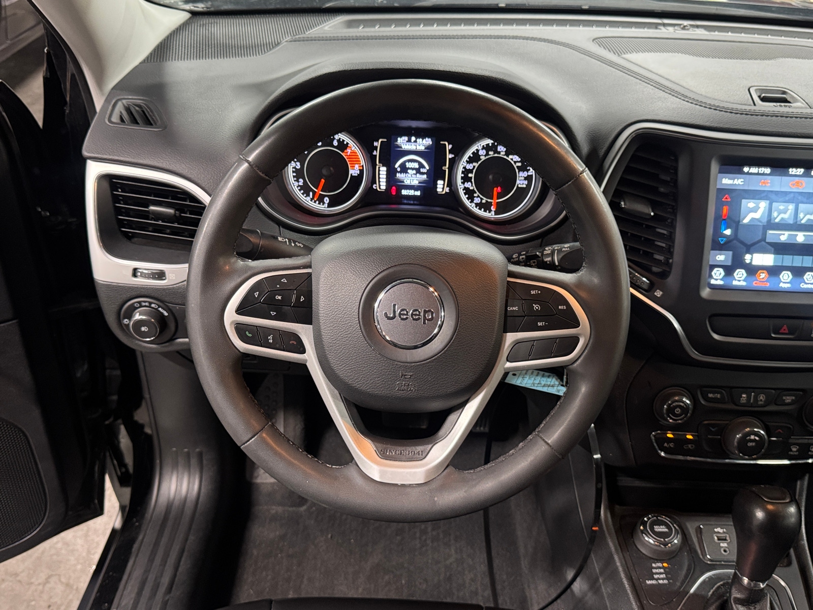 Thumbnail: 2022 Jeep Cherokee - 5