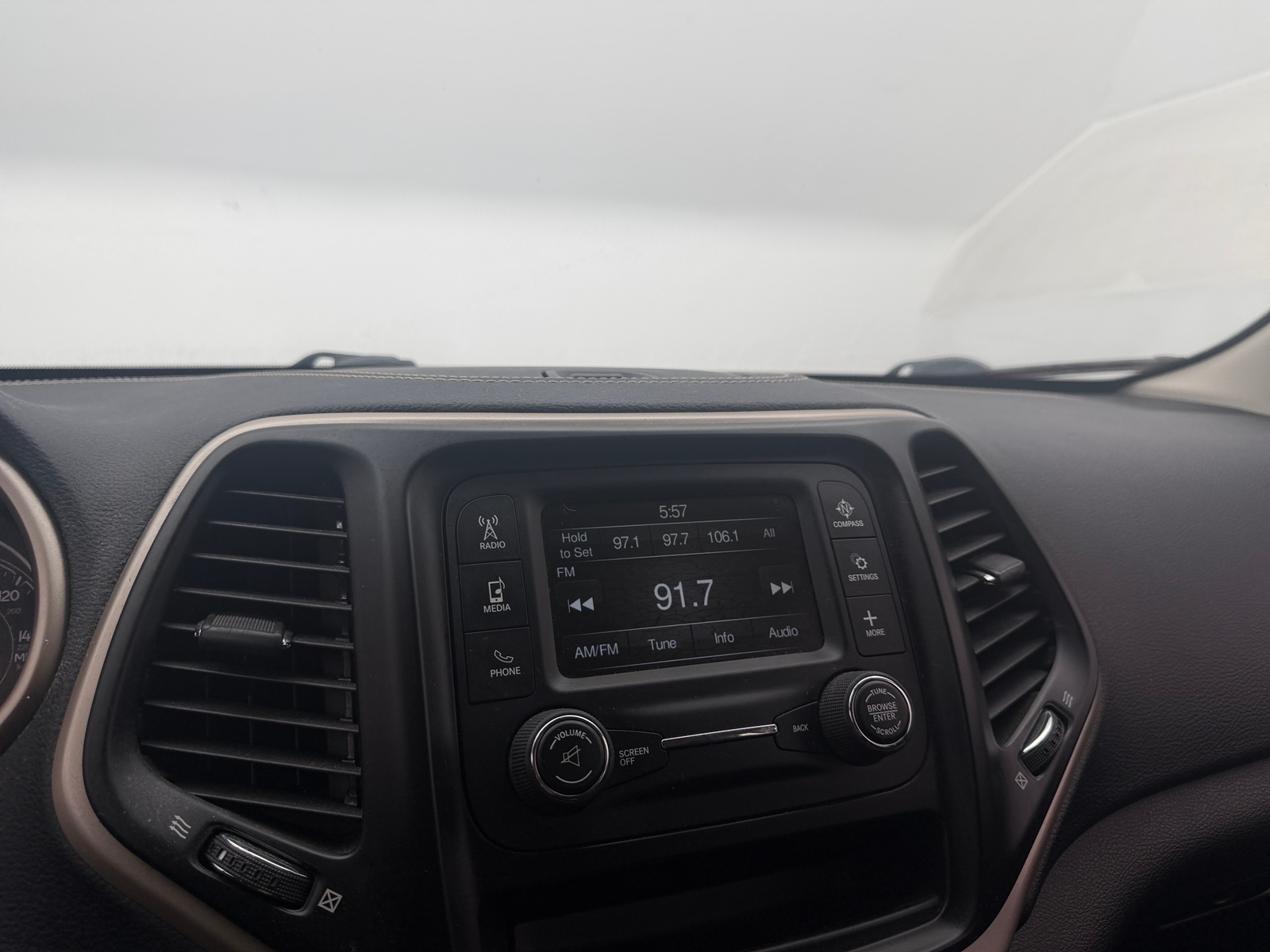 Thumbnail: 2018 Jeep Cherokee - 4