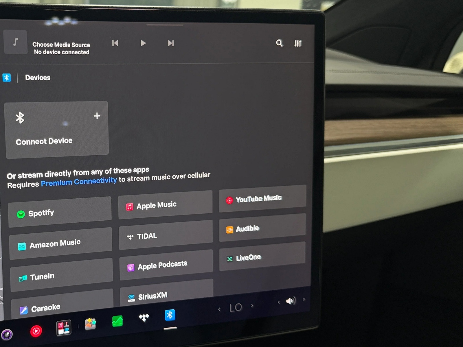 Thumbnail: 2022 Tesla Model X - 3