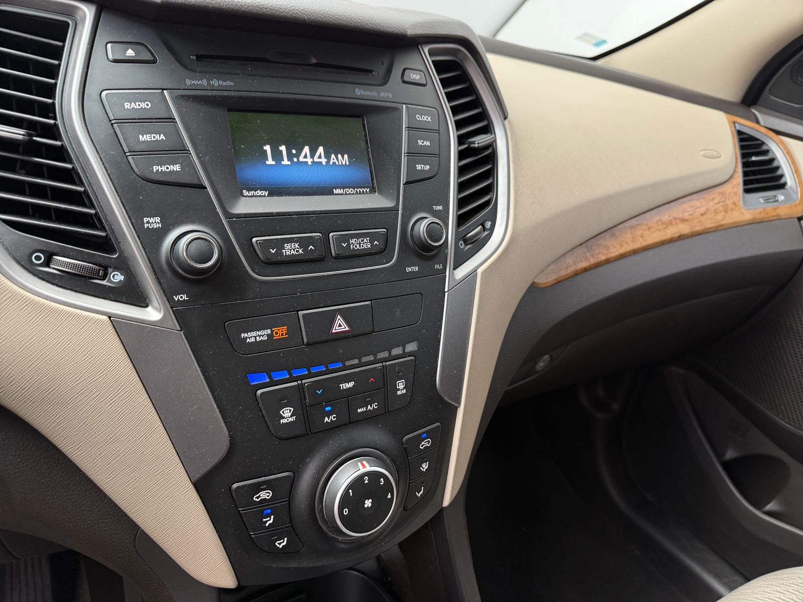 Thumbnail: 2015 Hyundai Santa Fe - 4