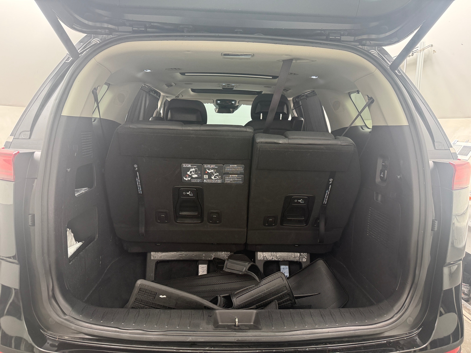 Thumbnail: 2024 Kia Carnival - 6