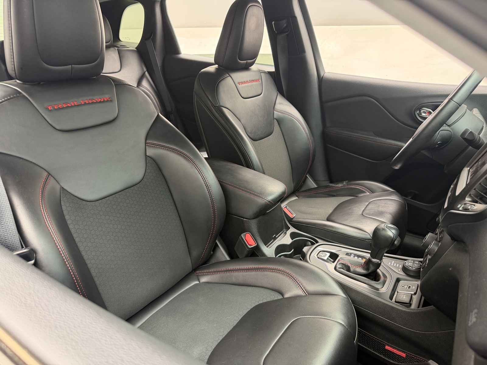Thumbnail: 2019 Jeep Cherokee - 2
