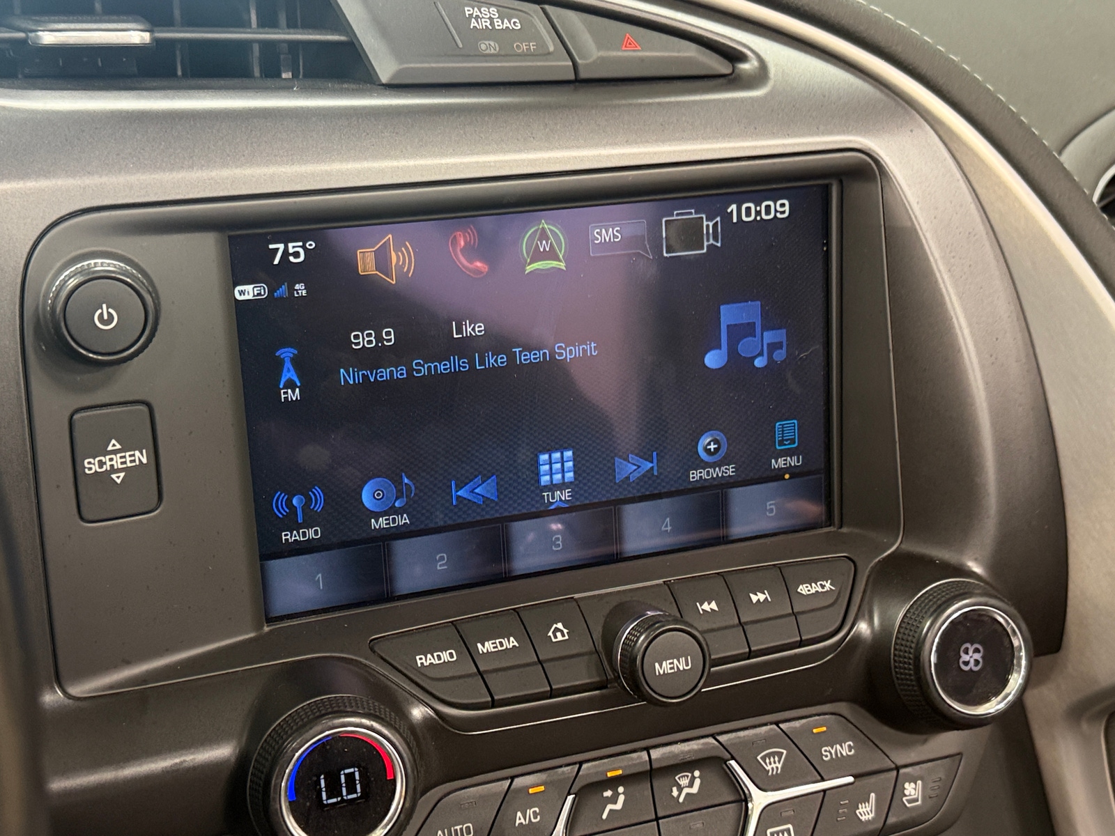 Thumbnail: 2019 Chevrolet Corvette - 3