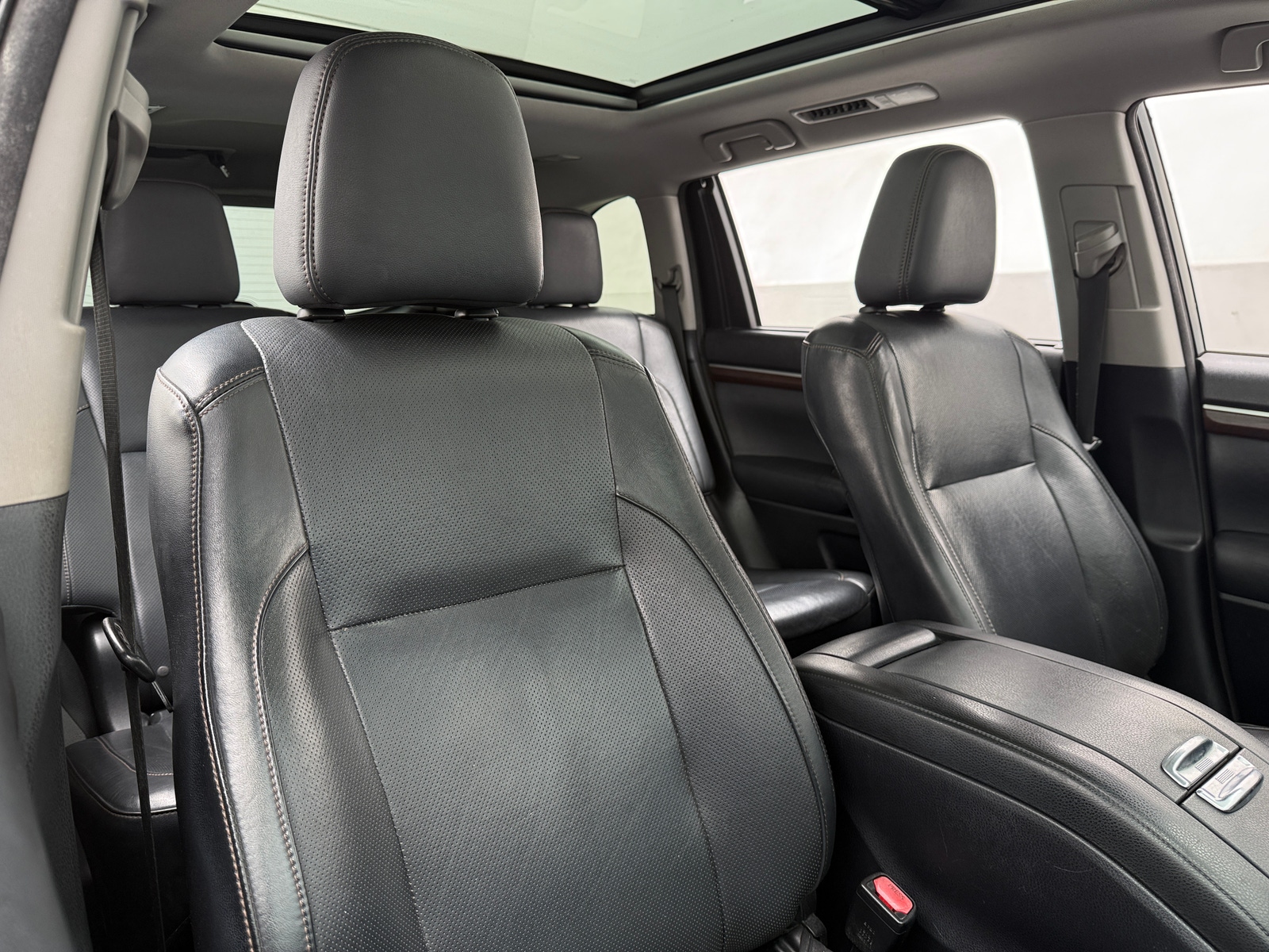 Thumbnail: 2015 Toyota Highlander - 2