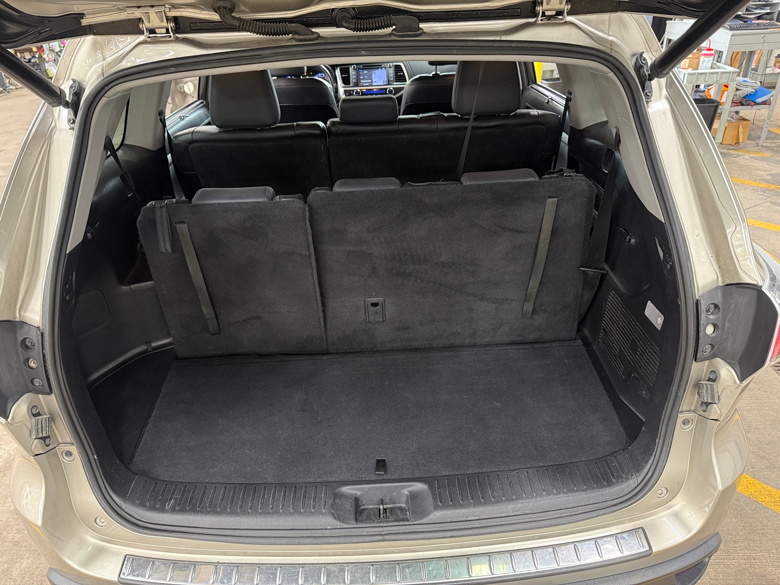 Thumbnail: 2016 Toyota Highlander - 7