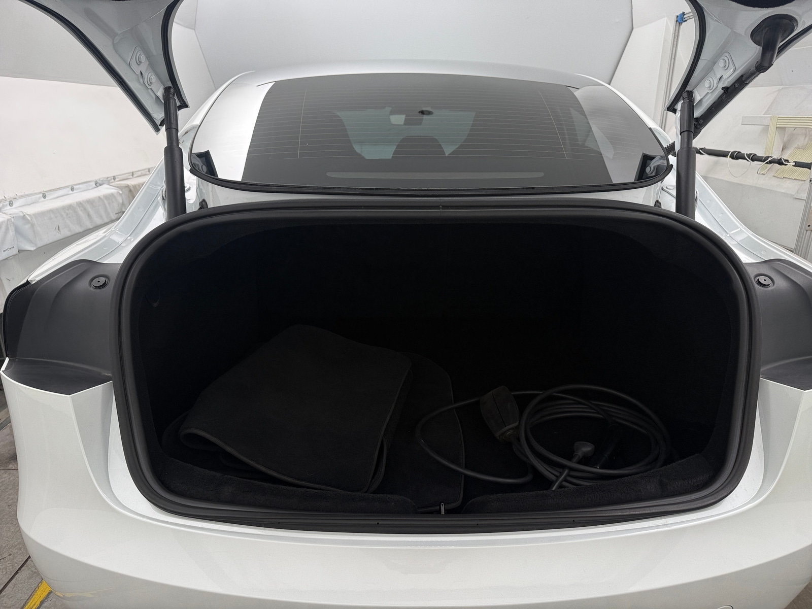 Thumbnail: 2025 Tesla Model 3 - 6