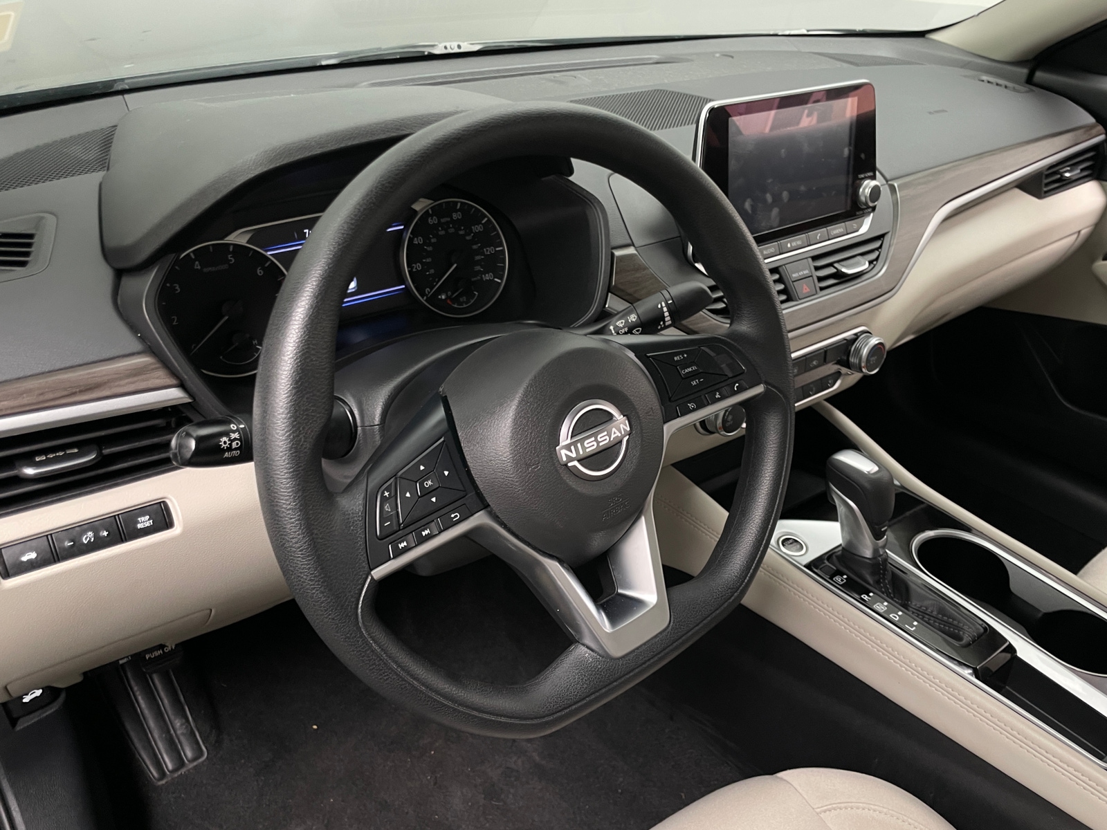 Thumbnail: 2023 Nissan Altima - 5
