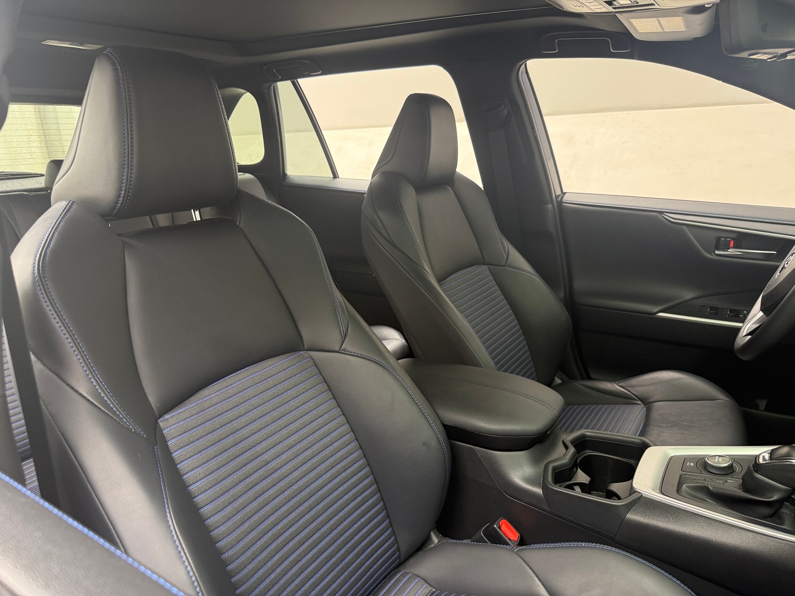 Thumbnail: 2020 Toyota RAV4 - 2