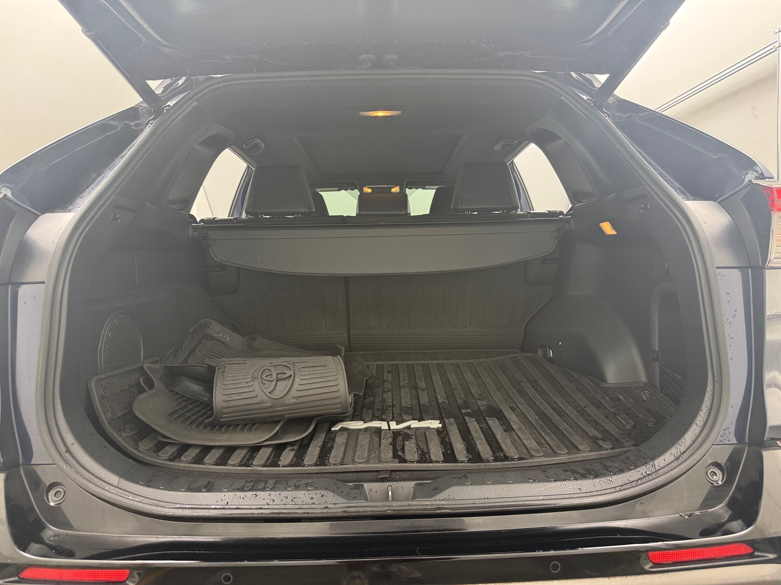 Thumbnail: 2020 Toyota RAV4 - 7