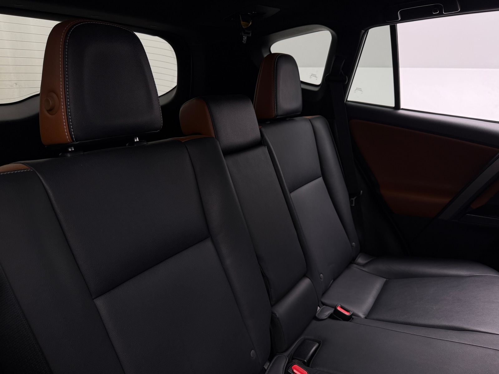 Thumbnail: 2016 Toyota RAV4 - 6