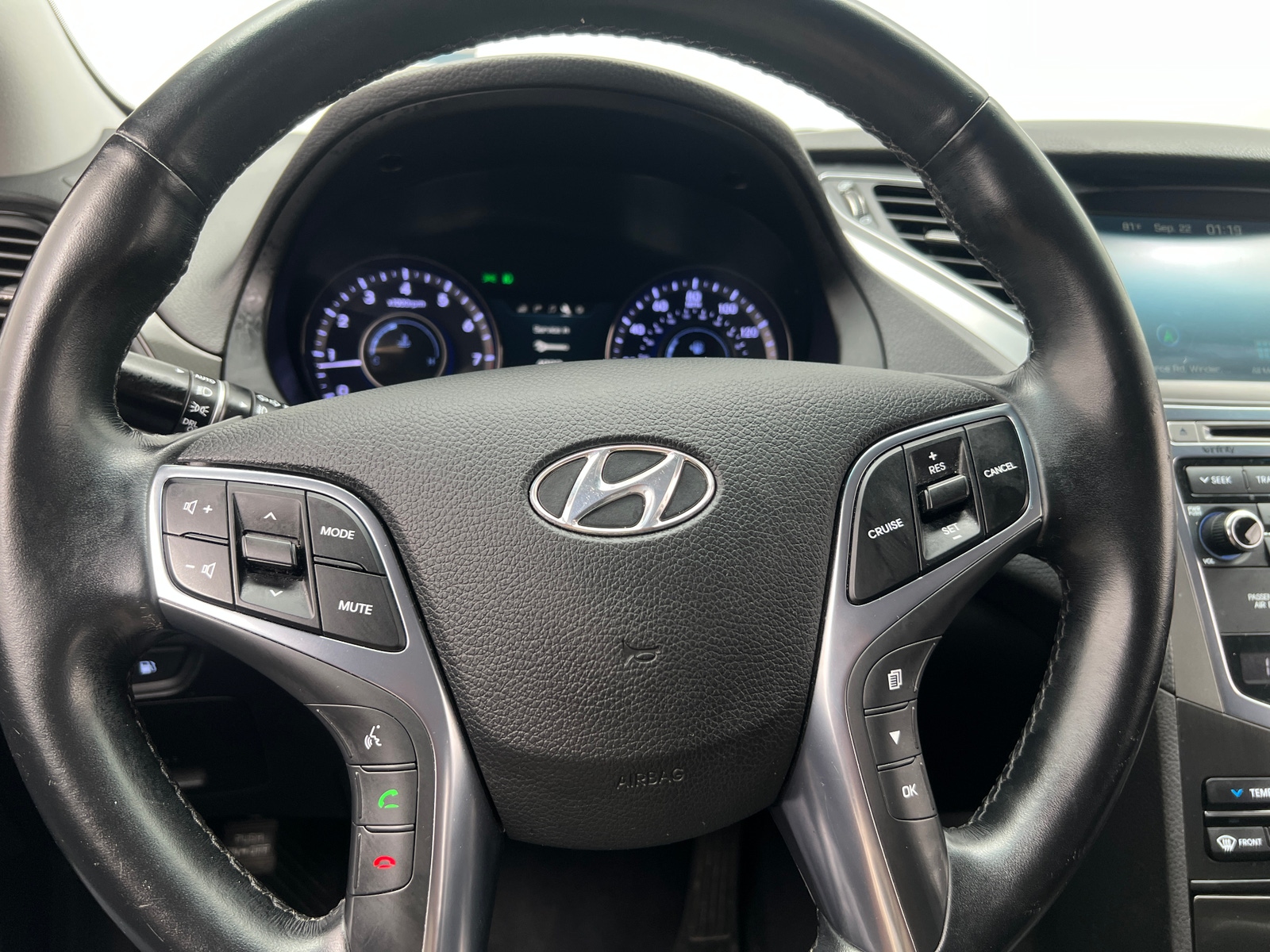 Thumbnail: 2016 Hyundai Azera - 4