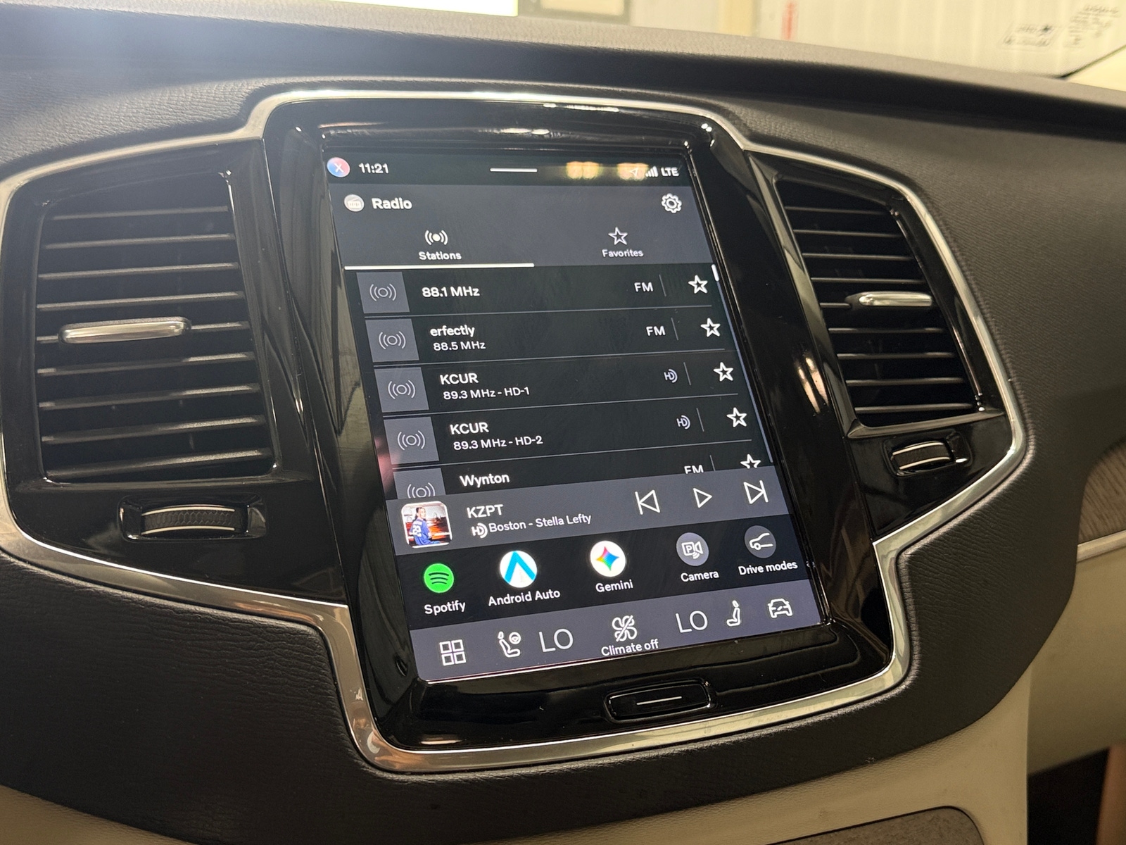 Thumbnail: 2023 Volvo XC90 - 3