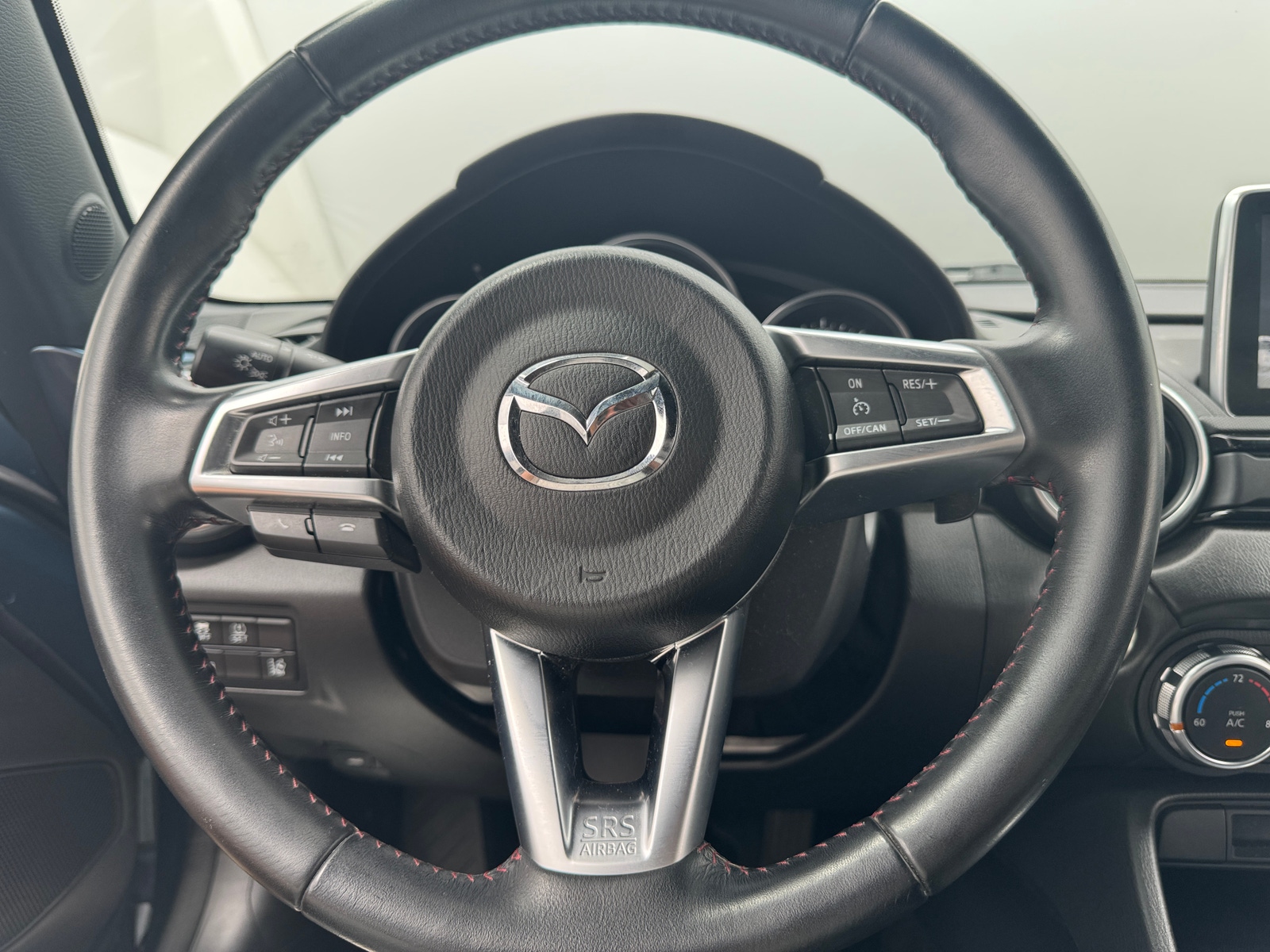 Thumbnail: 2016 Mazda MX-5 Miata - 4