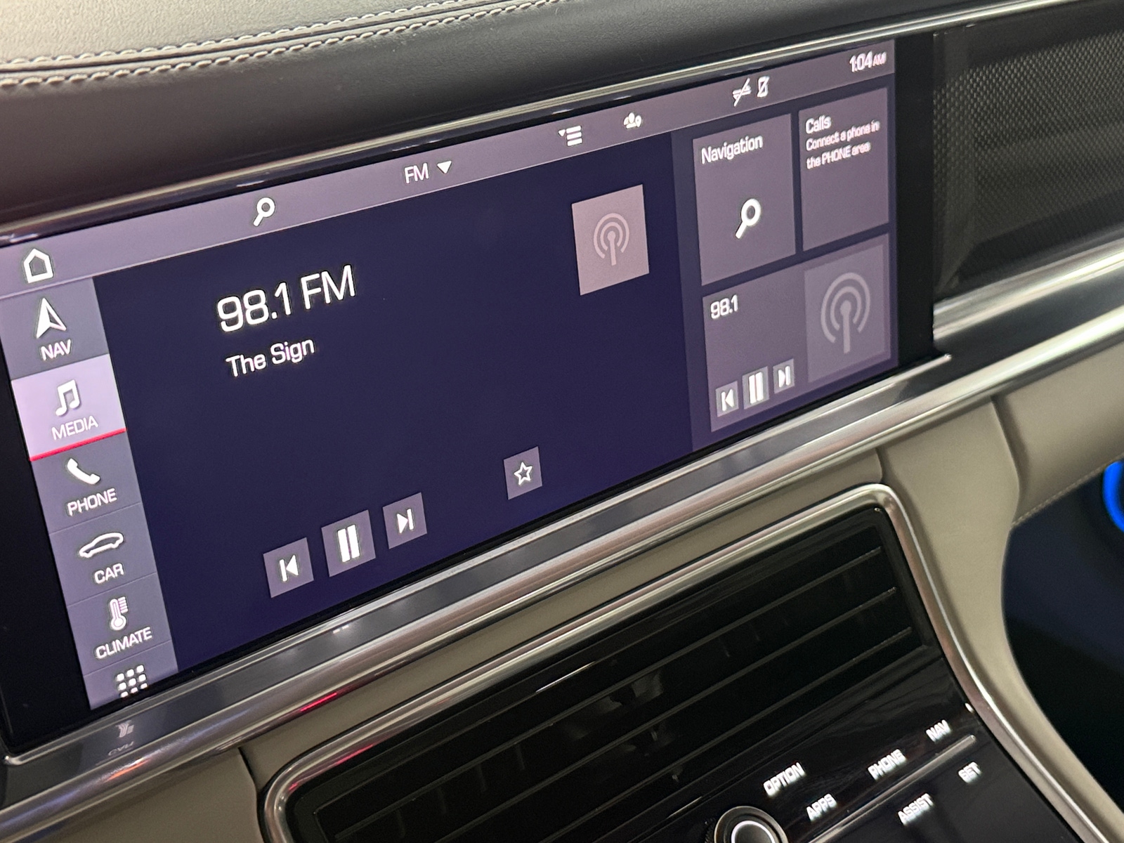 Thumbnail: 2021 Porsche Panamera - 4