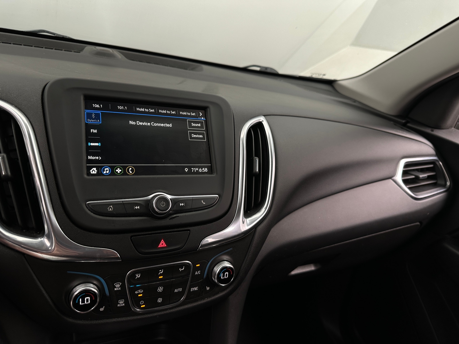 Thumbnail: 2019 Chevrolet Equinox - 4