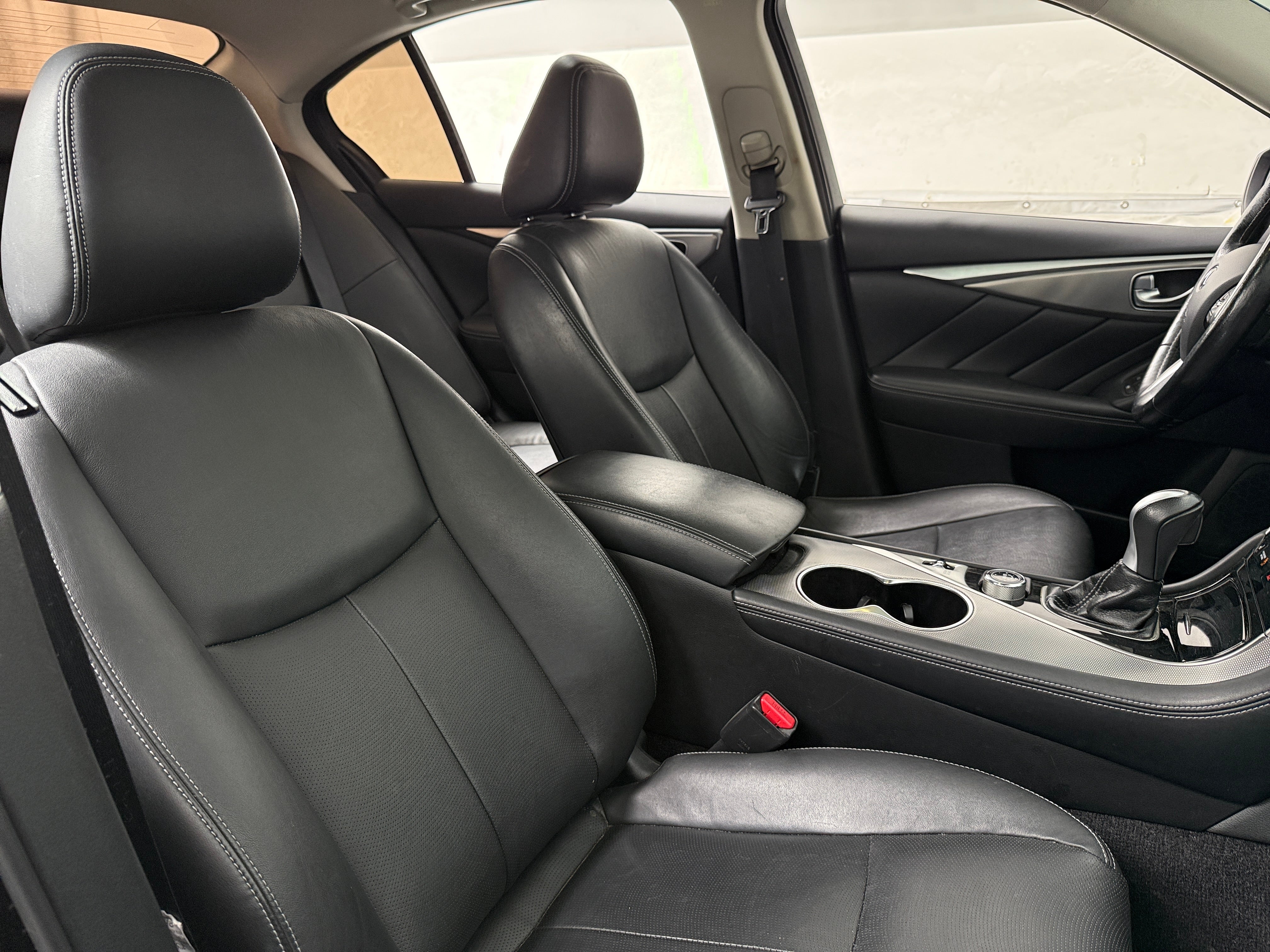 2015 INFINITI Q50
