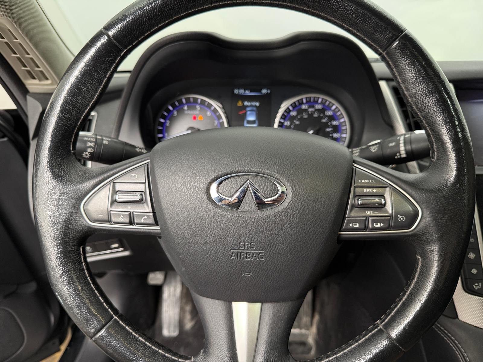 Thumbnail: 2015 INFINITI Q50 - 4