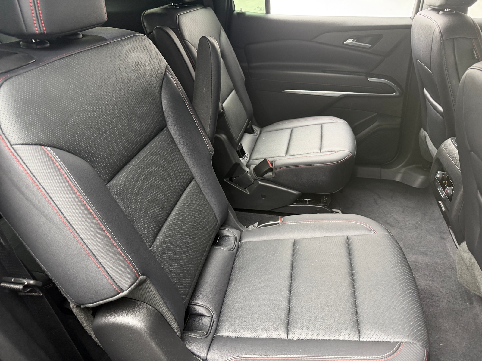 Thumbnail: 2025 Chevrolet Traverse - 5