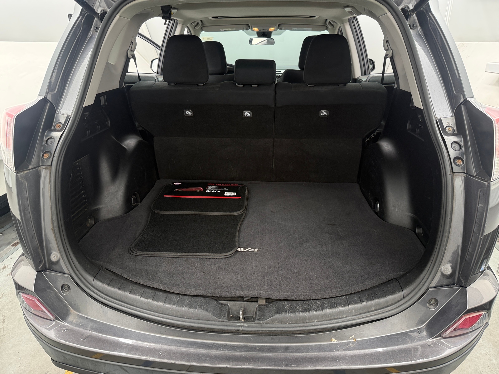 Thumbnail: 2018 Toyota RAV4 - 7