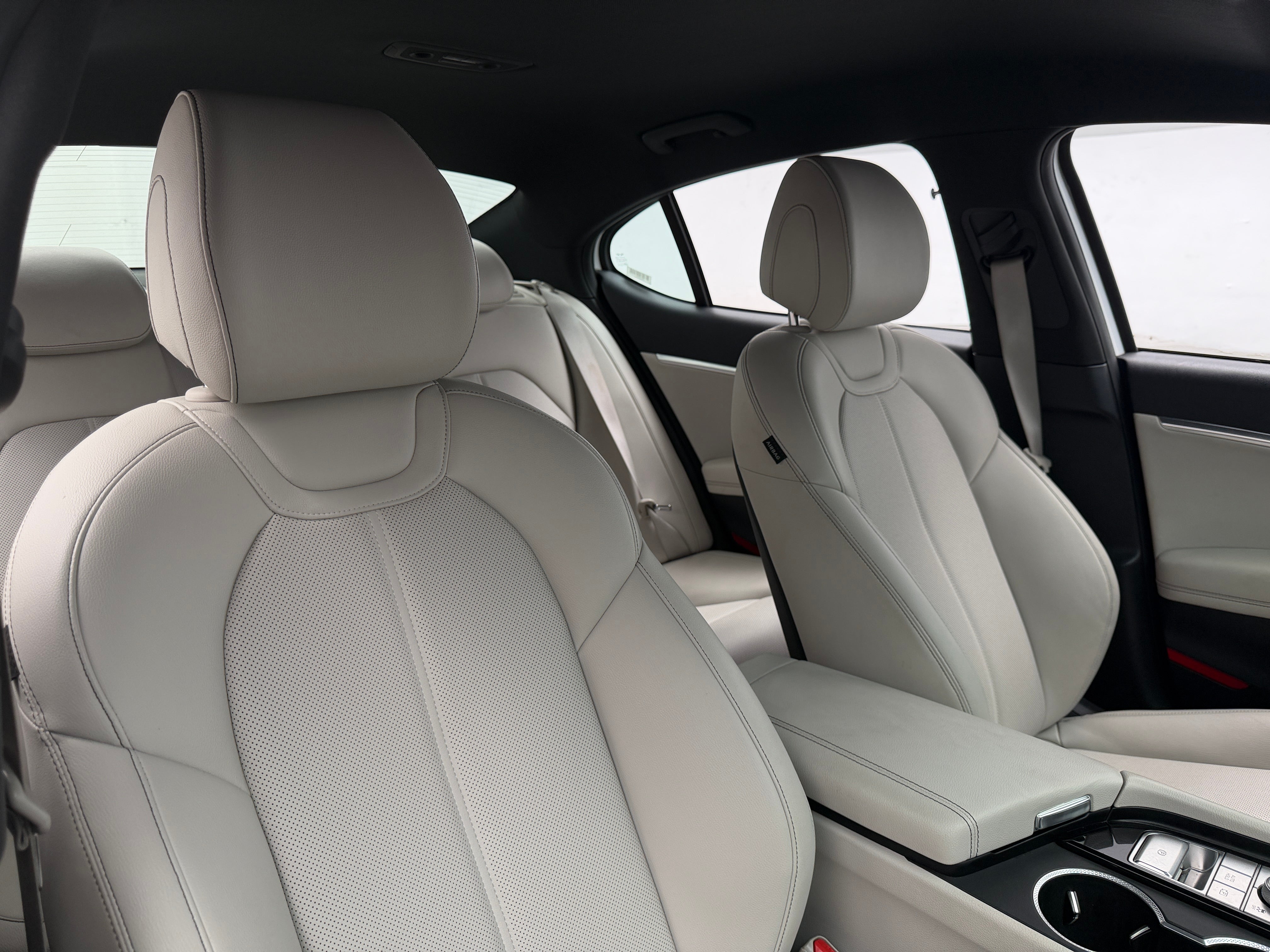 2025 GENESIS G70