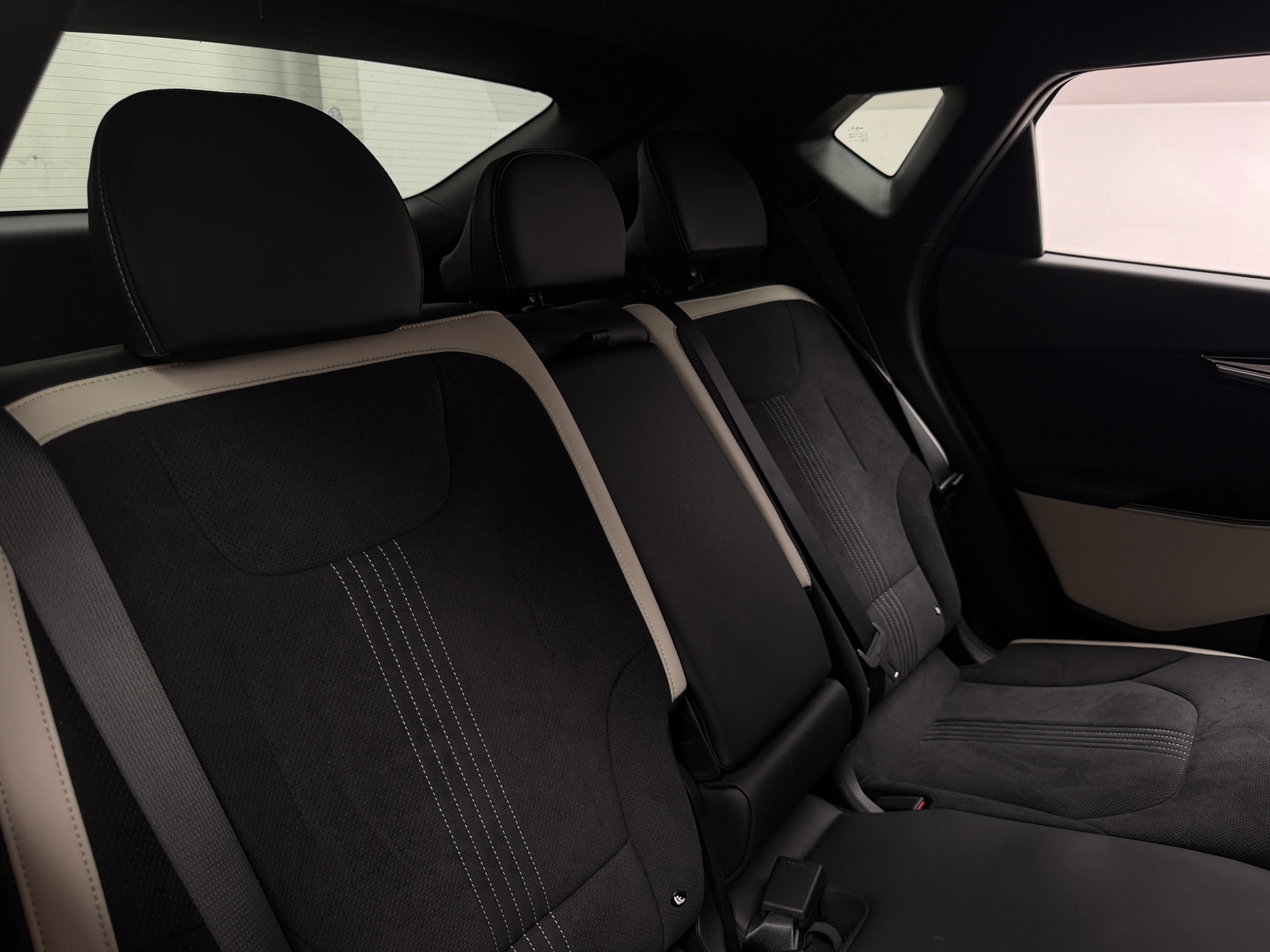 Thumbnail: 2023 Kia EV6 - 5