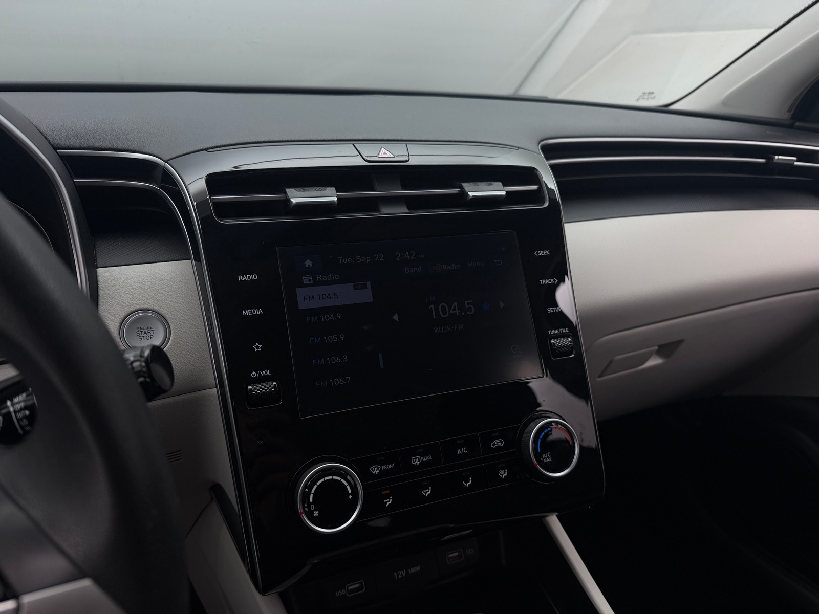 Thumbnail: 2022 Hyundai Tucson - 4