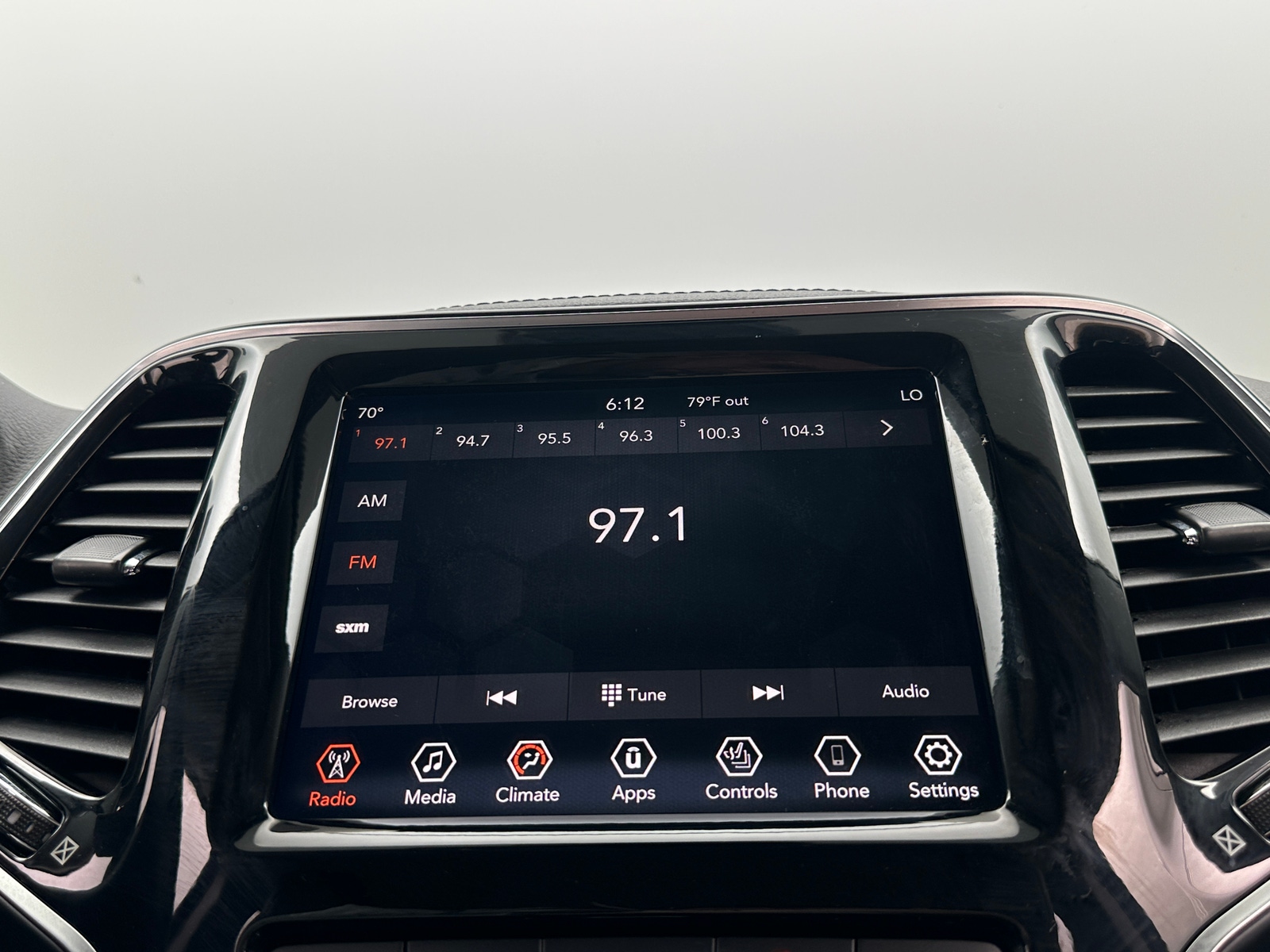 Thumbnail: 2019 Jeep Cherokee - 3