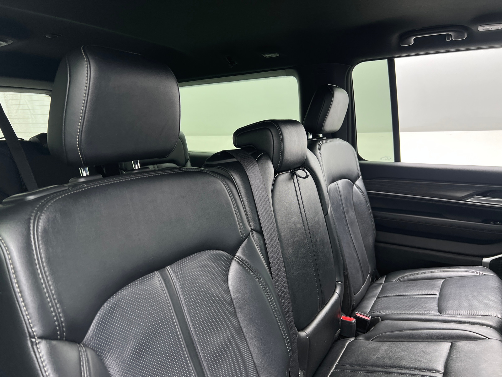 Thumbnail: 2024 Jeep Wagoneer - 5