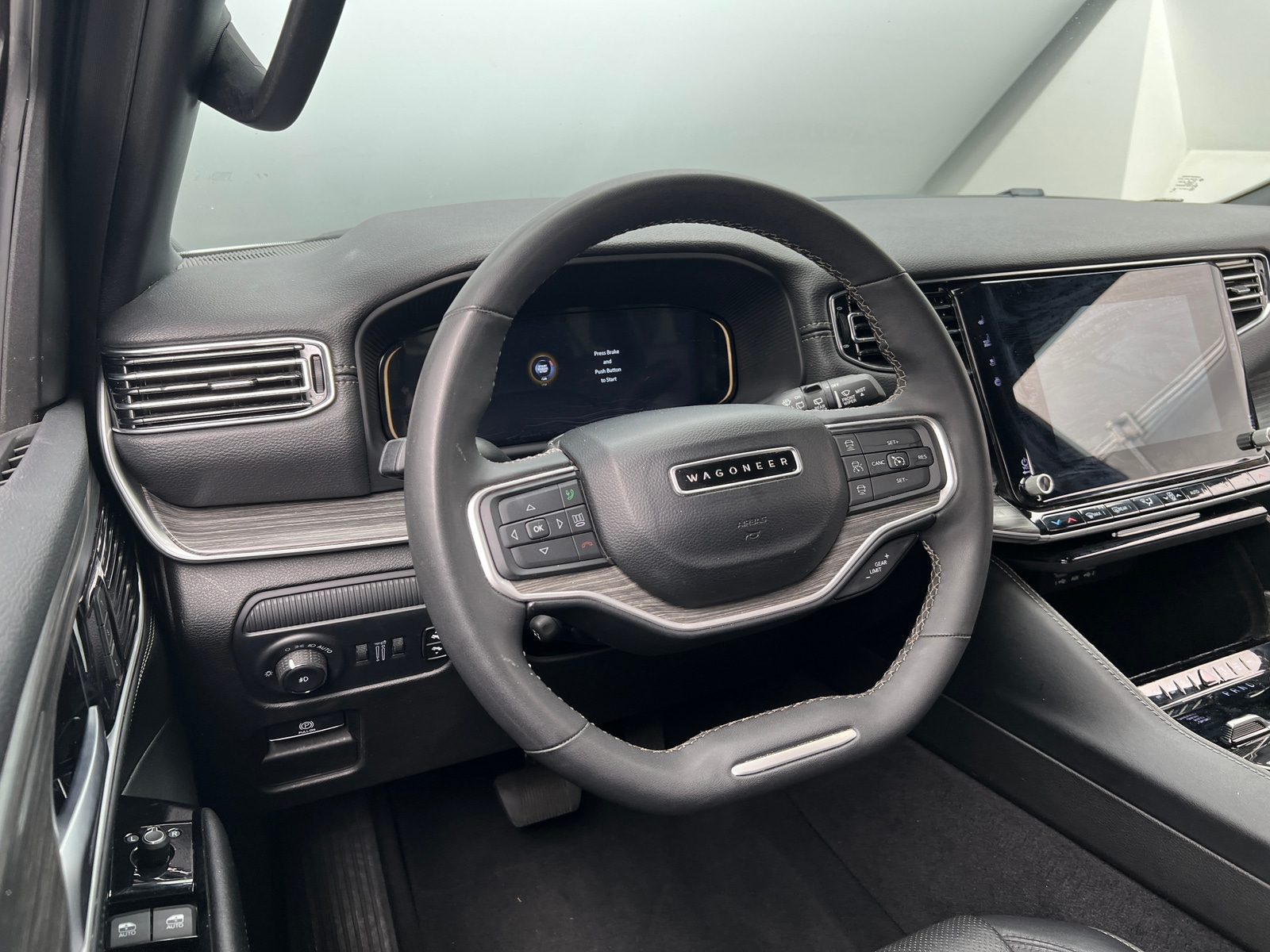 Thumbnail: 2024 Jeep Wagoneer - 4