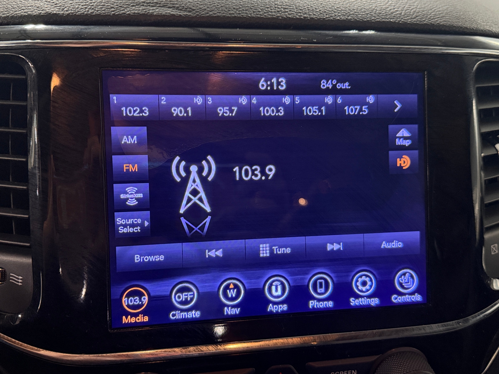 Thumbnail: 2020 Jeep Grand Cherokee - 3