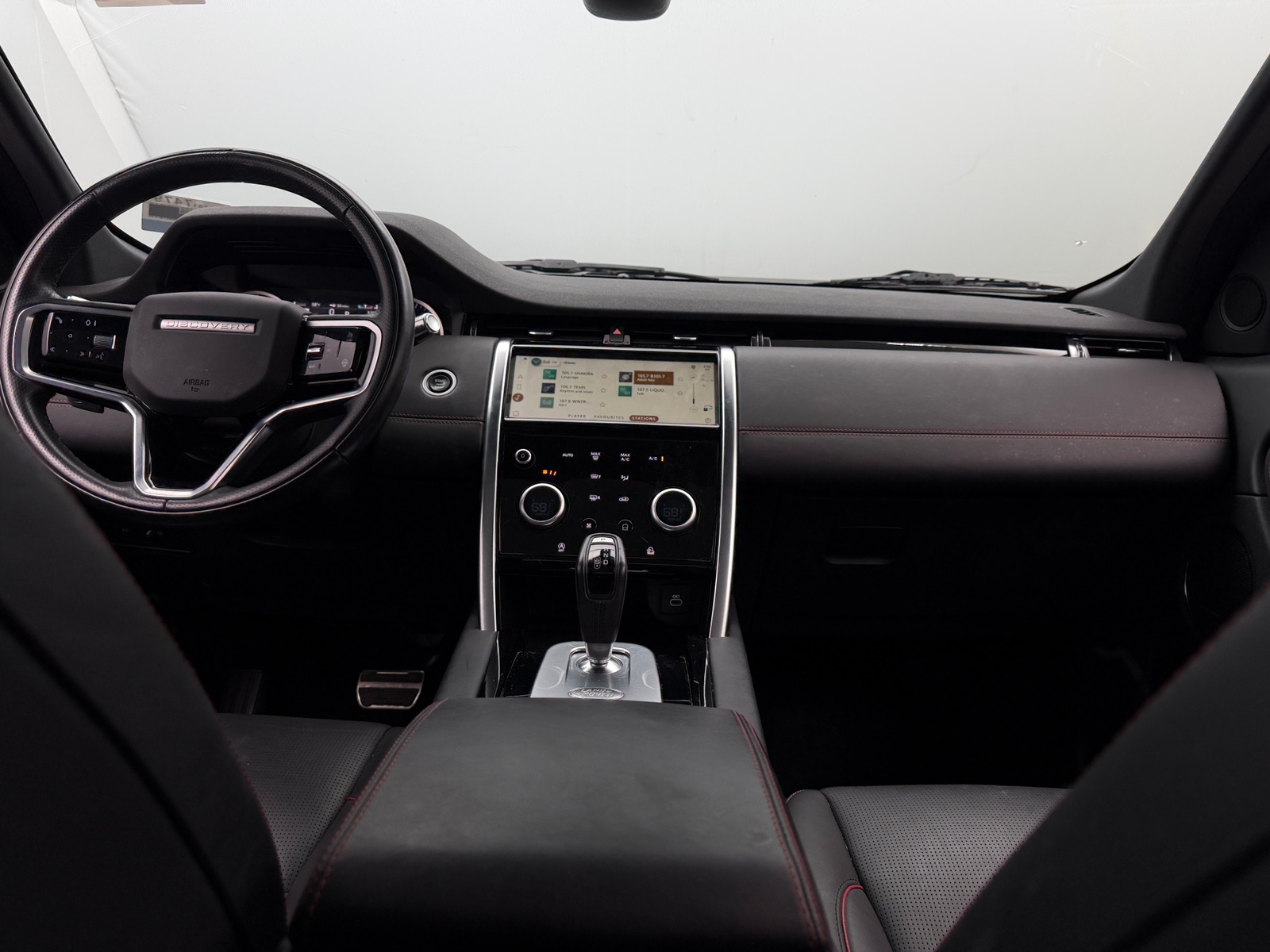 Thumbnail: 2022 Land Rover Discovery Sport - 2