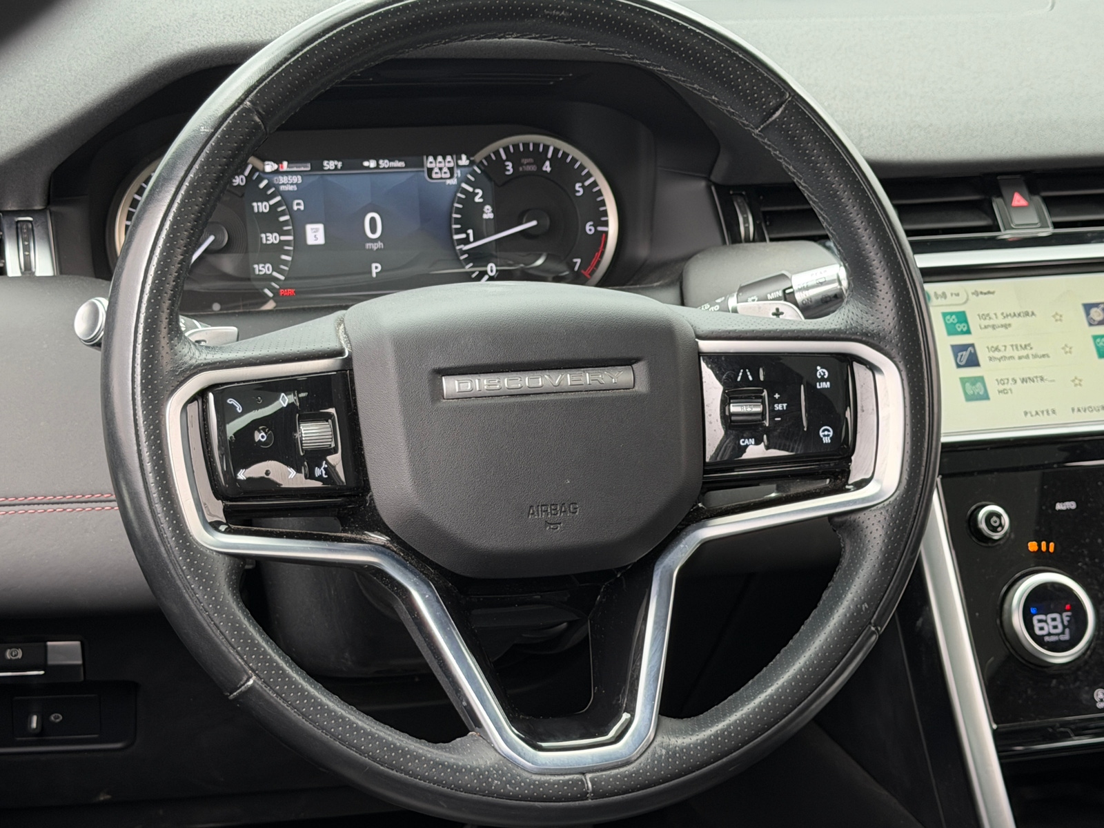 Thumbnail: 2022 Land Rover Discovery Sport - 4