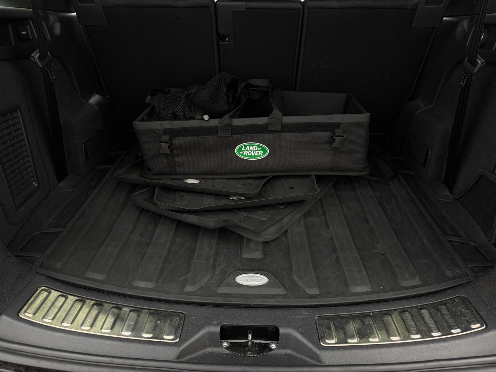 Thumbnail: 2022 Land Rover Discovery Sport - 6