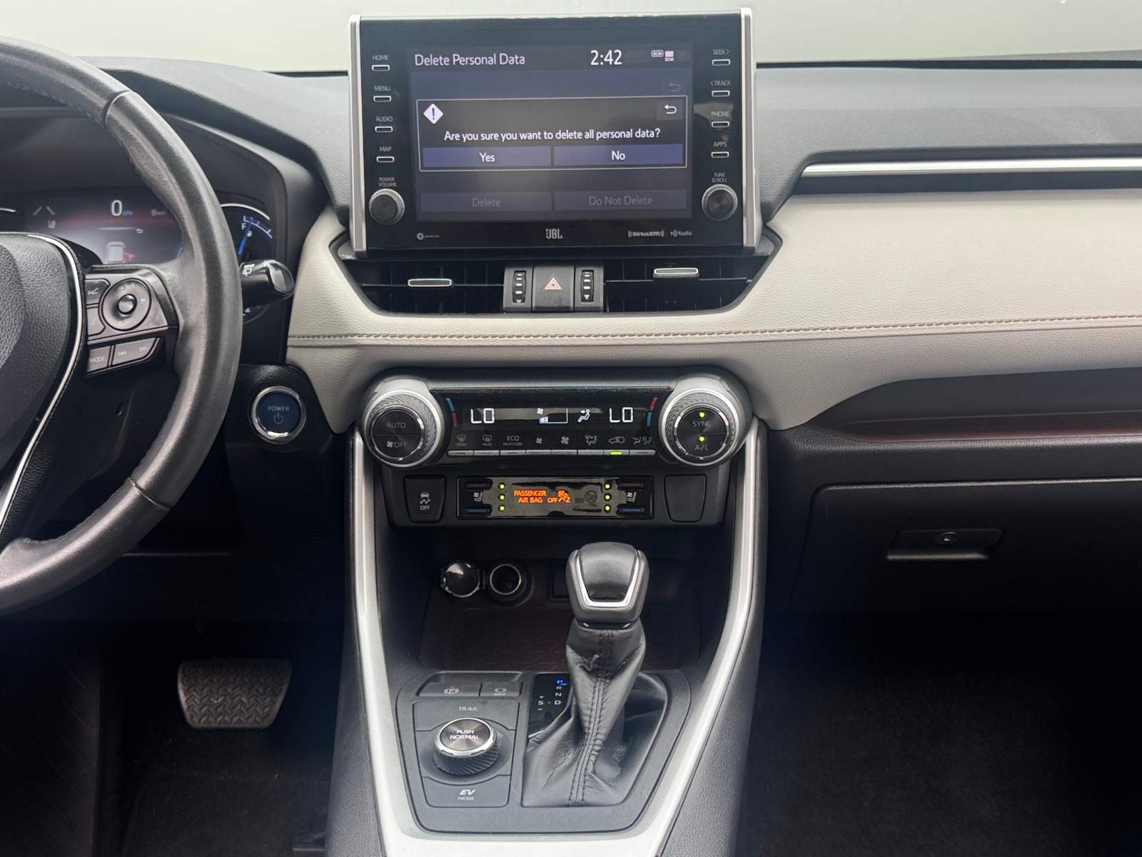 Thumbnail: 2022 Toyota RAV4 - 4
