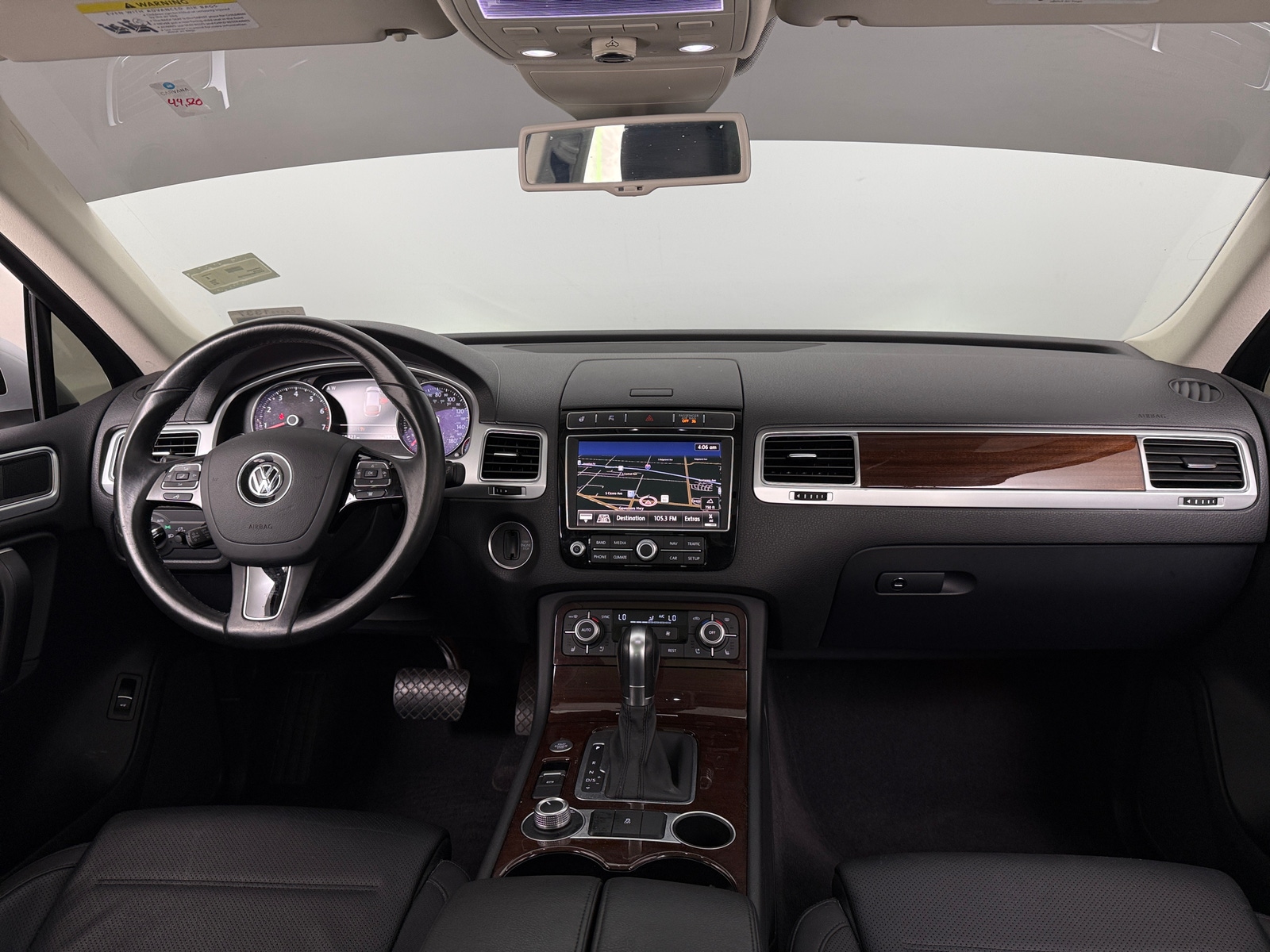 Thumbnail: 2016 Volkswagen Touareg - 2