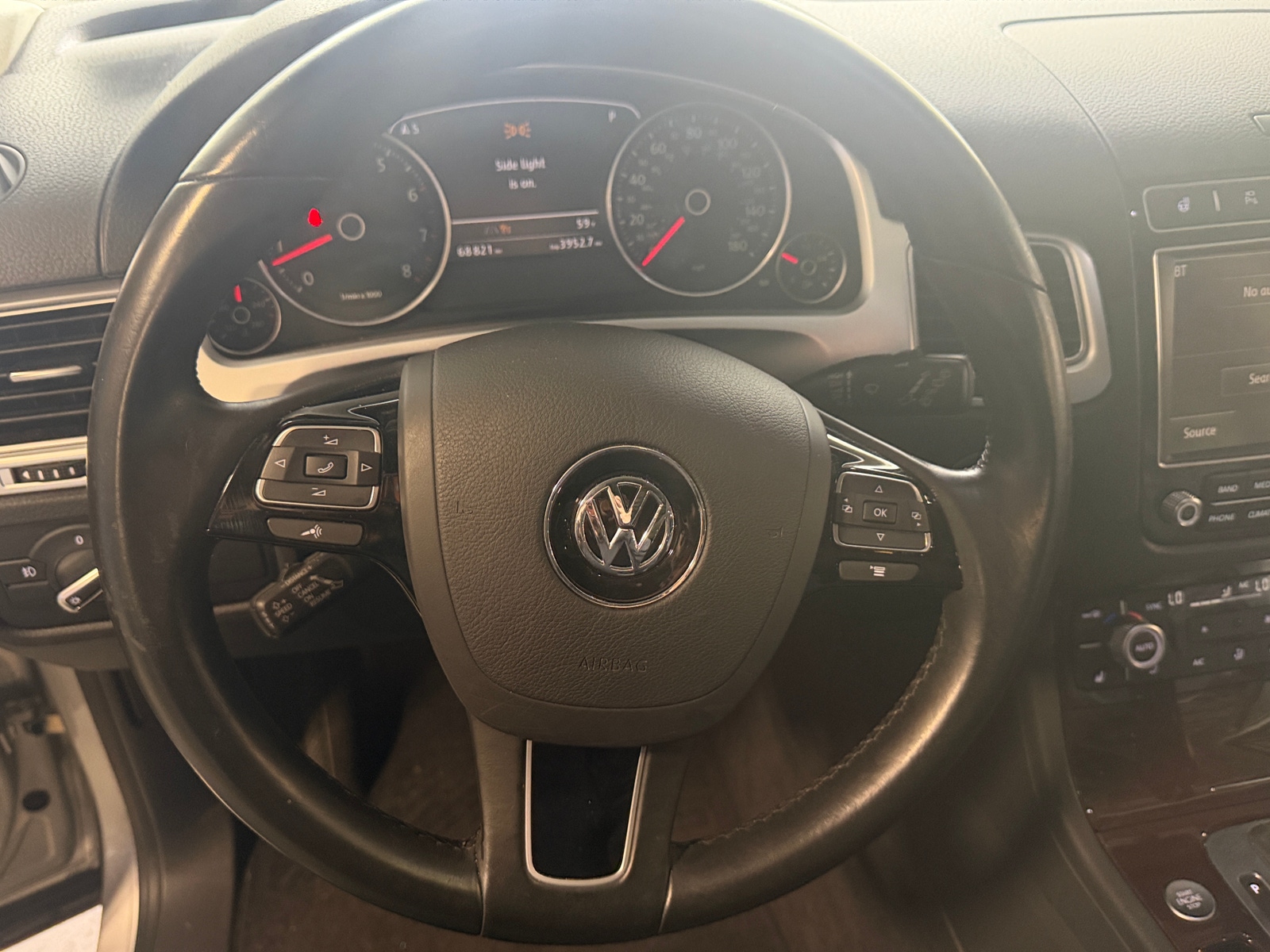 Thumbnail: 2016 Volkswagen Touareg - 4