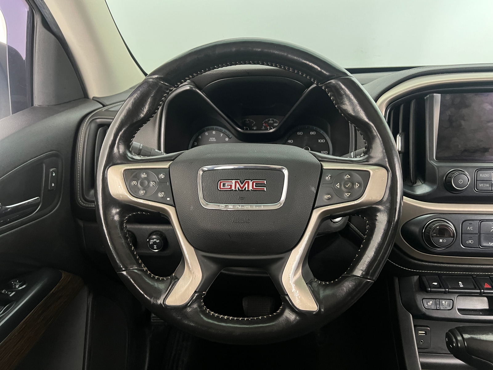 Thumbnail: 2018 GMC Canyon - 4