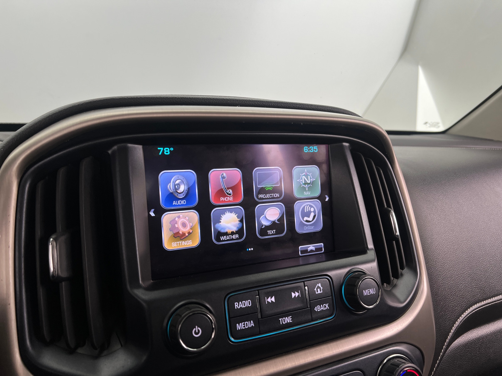 Thumbnail: 2018 GMC Canyon - 3