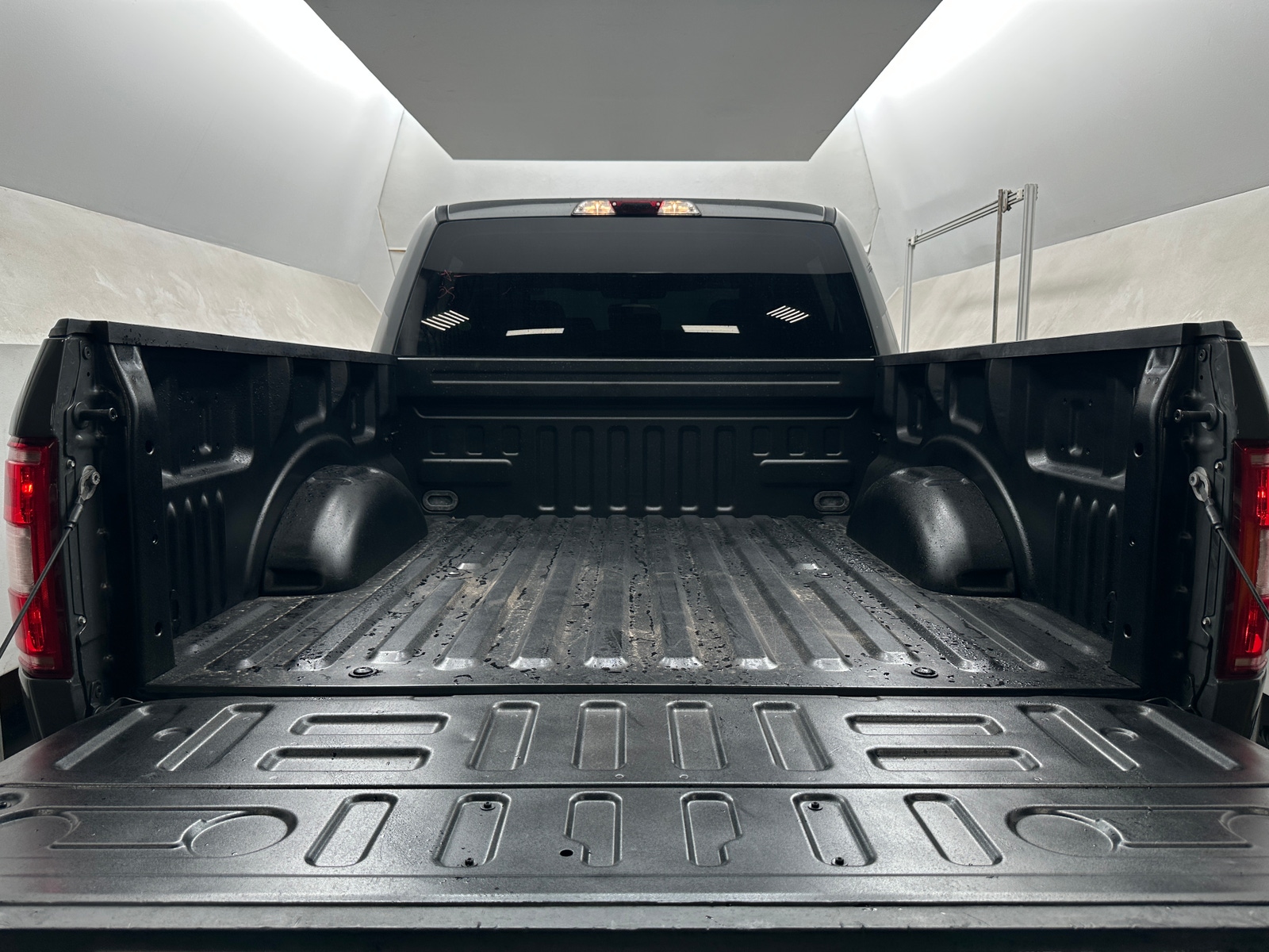 Thumbnail: 2020 Ford Econoline - 7