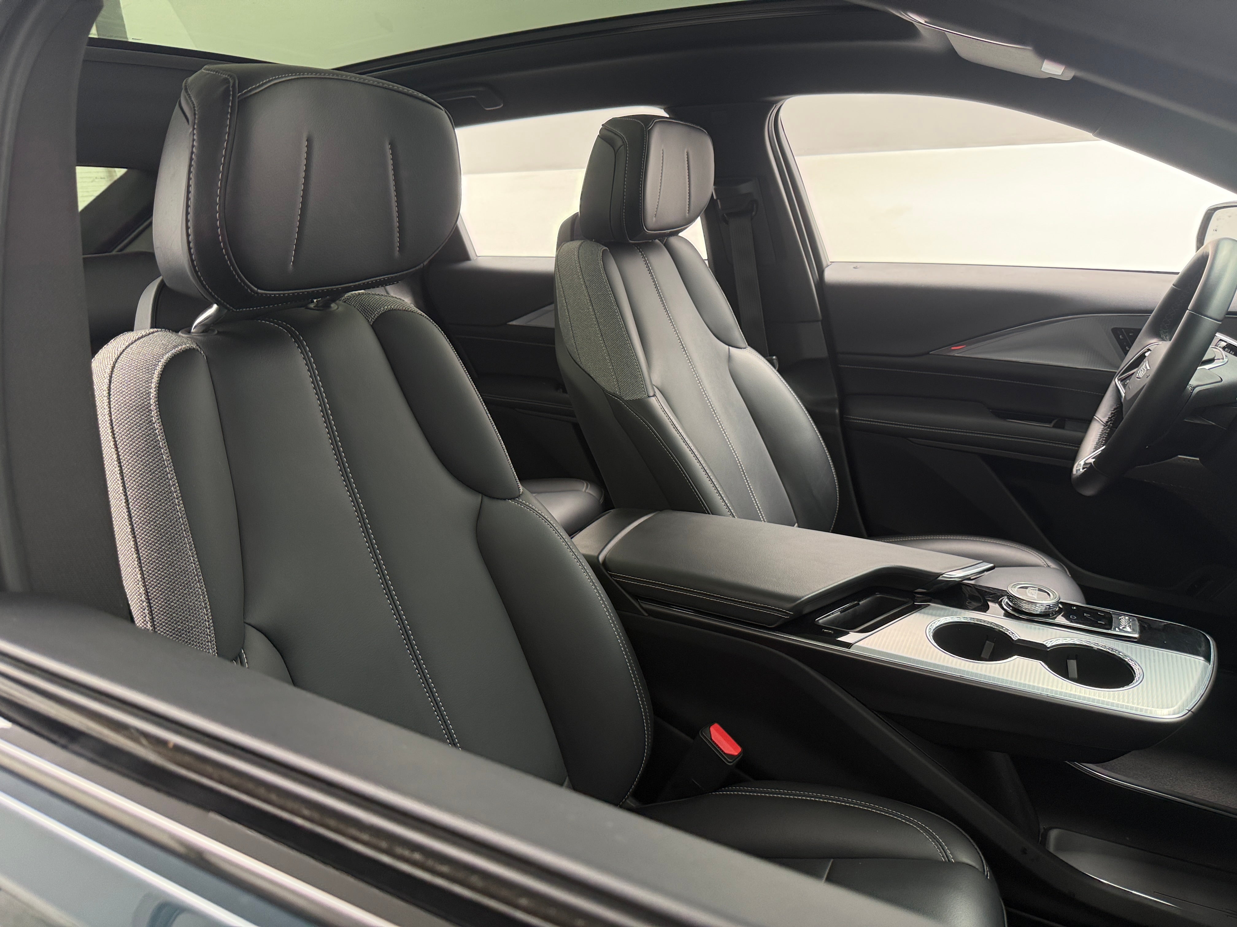 2024 Cadillac LYRIQ