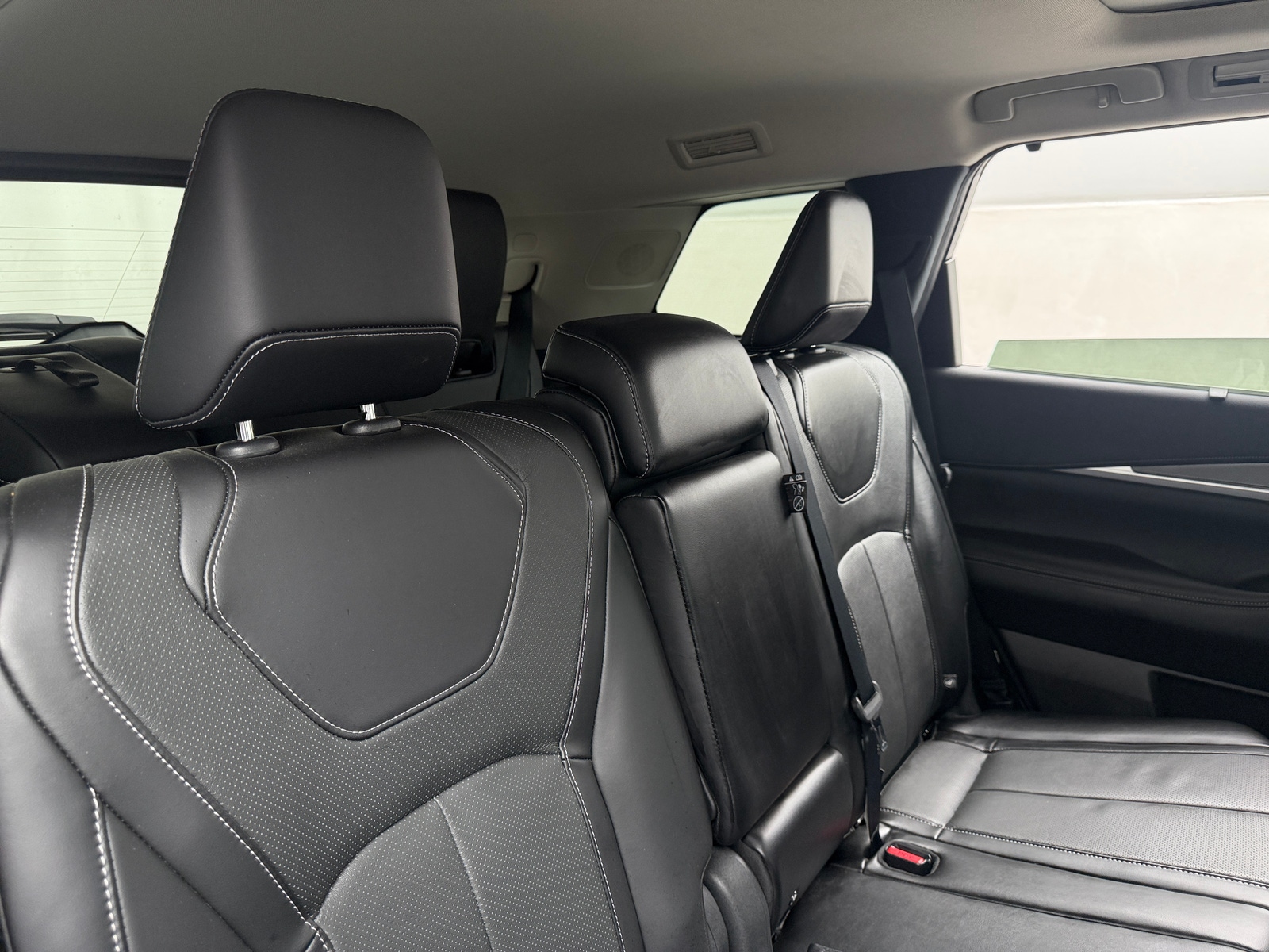 Thumbnail: 2023 INFINITI QX60 - 5
