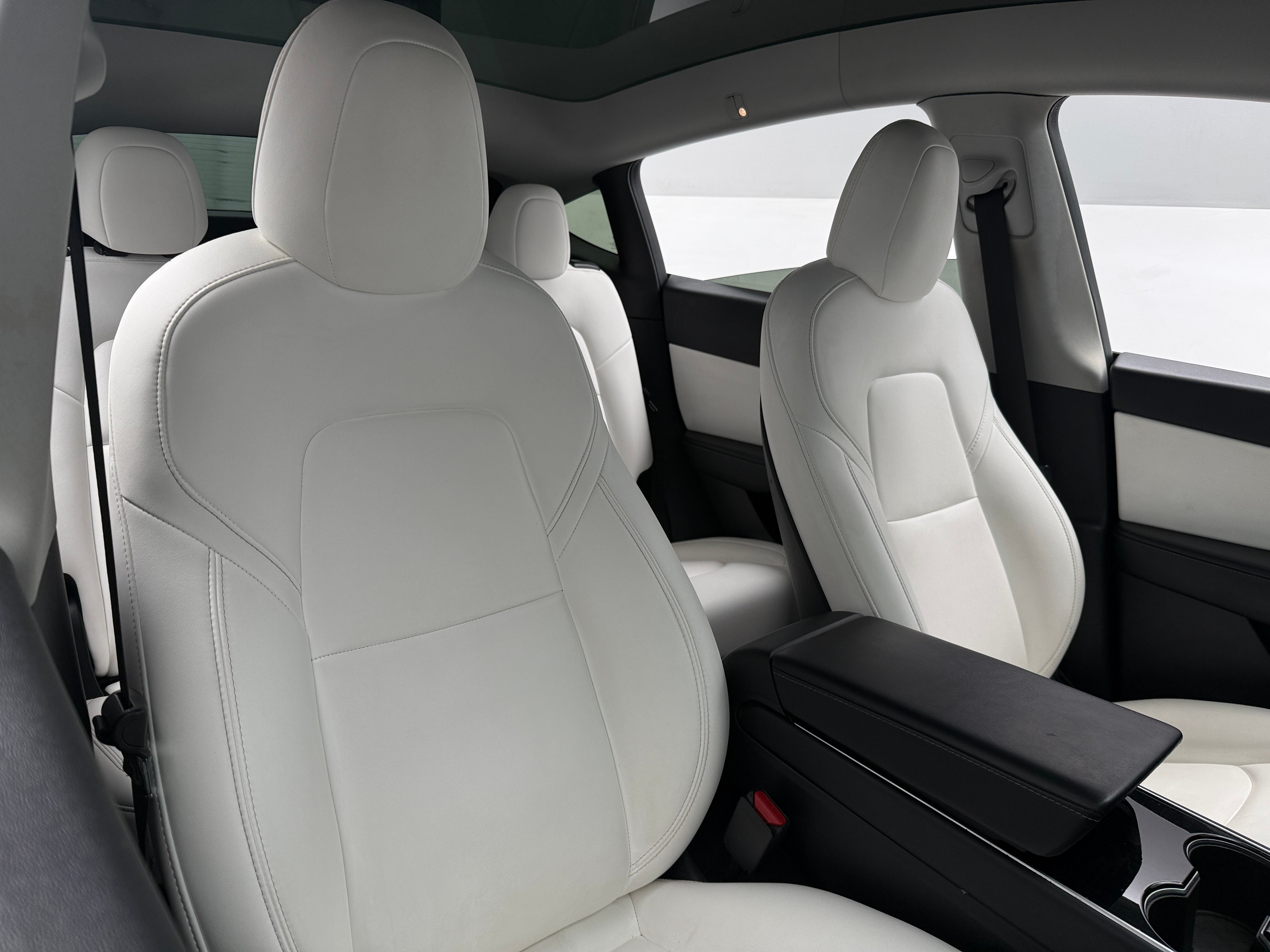 Used 2021 Tesla Model Y Performance with VIN 5YJYGDEF2MF089144 for sale in Pewaukee, WI