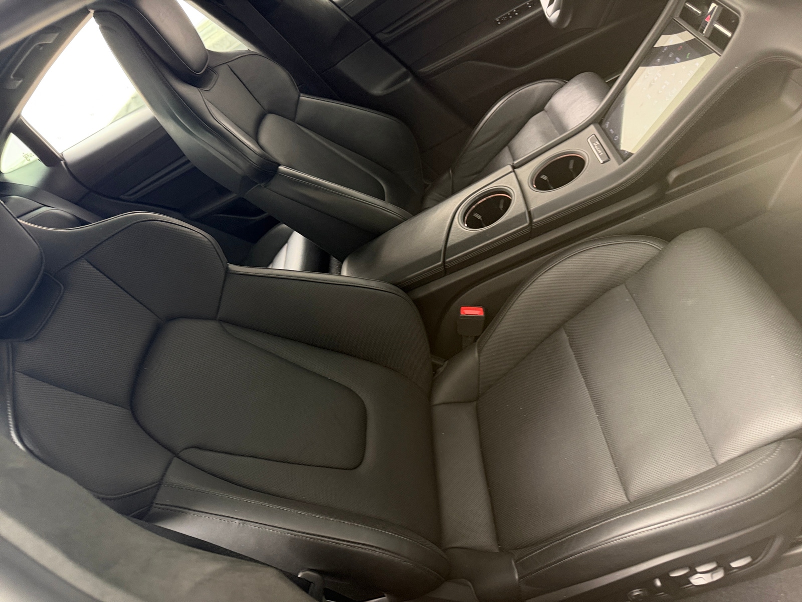 Thumbnail: 2020 Porsche Taycan - 2