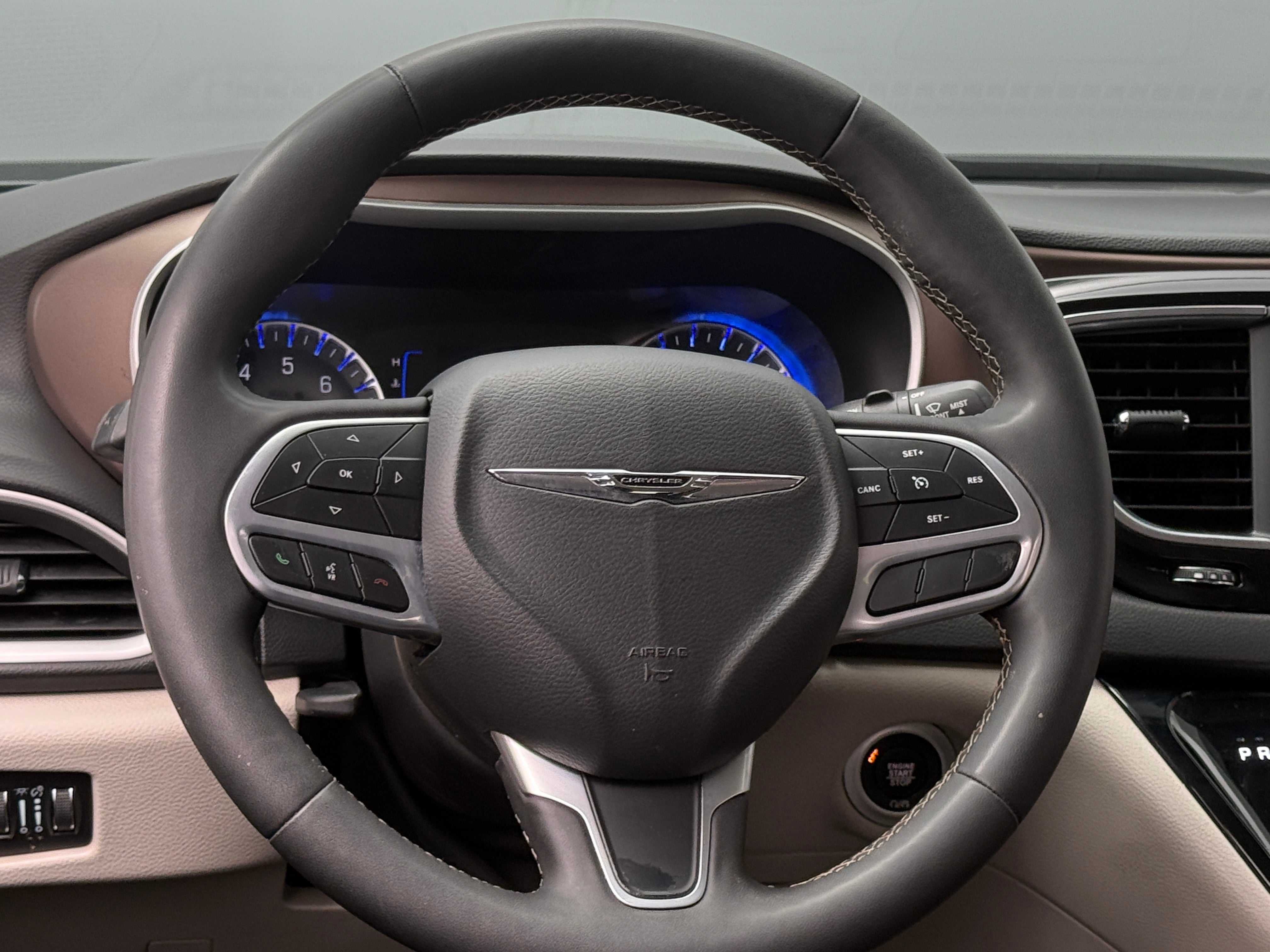 2024 Chrysler Voyager